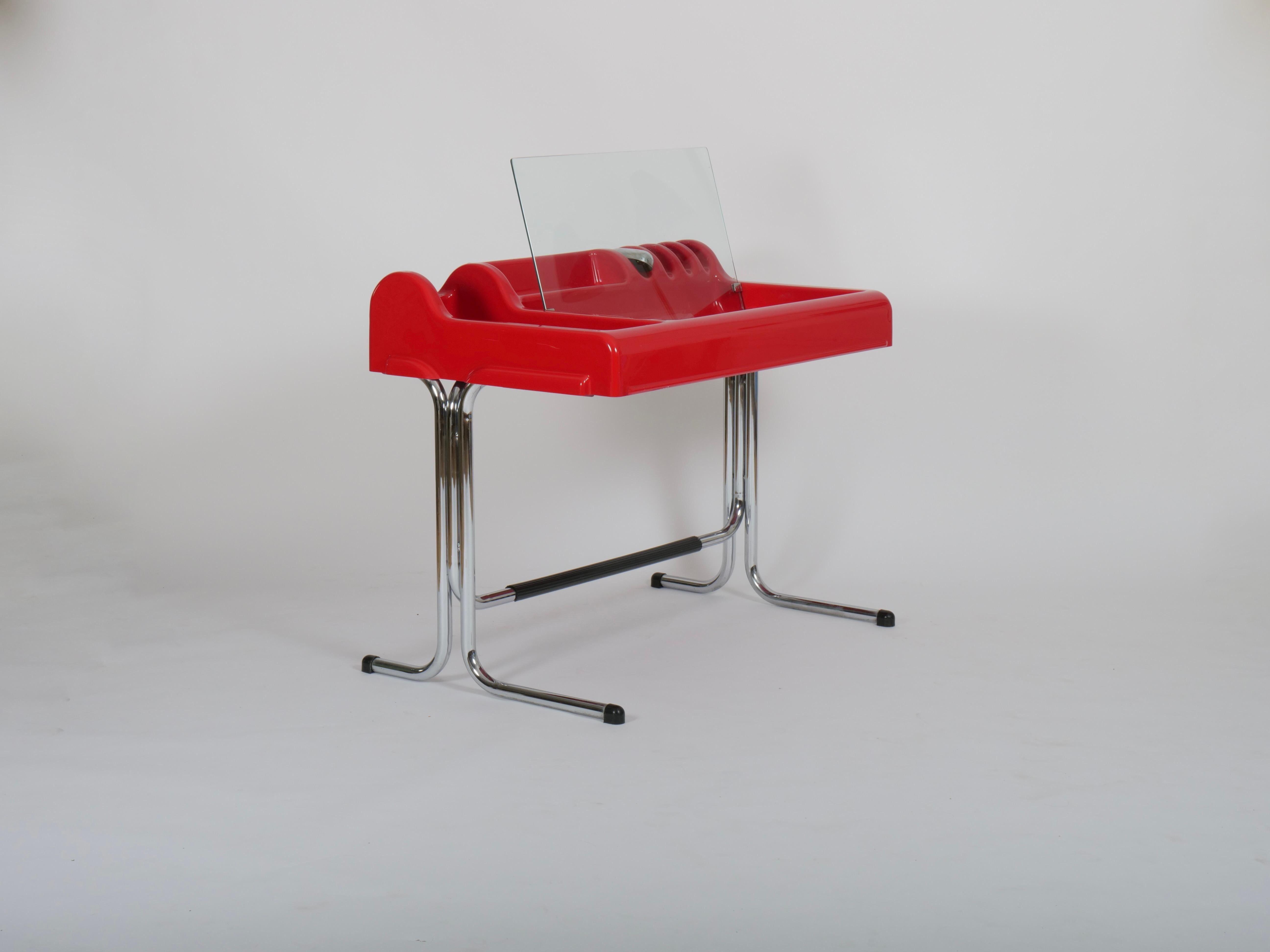 Mid-20th Century 'Orix' Desk by Molteni. Italy c1968 For Sale