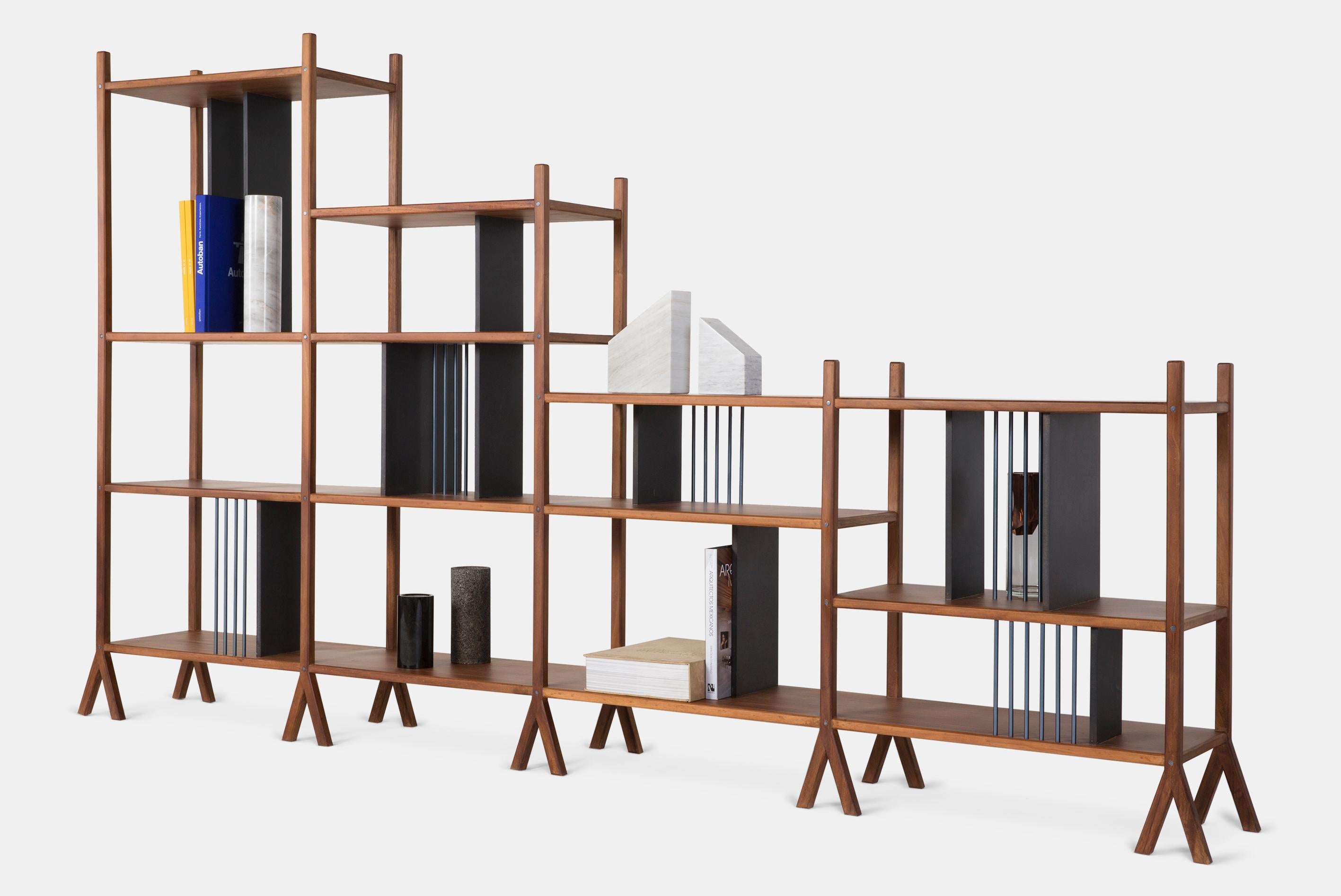 Moderne Bibliothèque modulaire B à deux faces d'Orizaba, bois et aluminium, design contemporain en vente