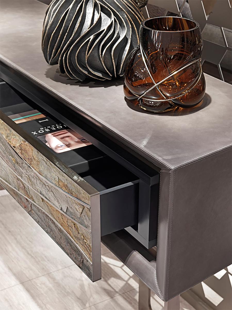 Orka Console Table In New Condition For Sale In Paris, FR