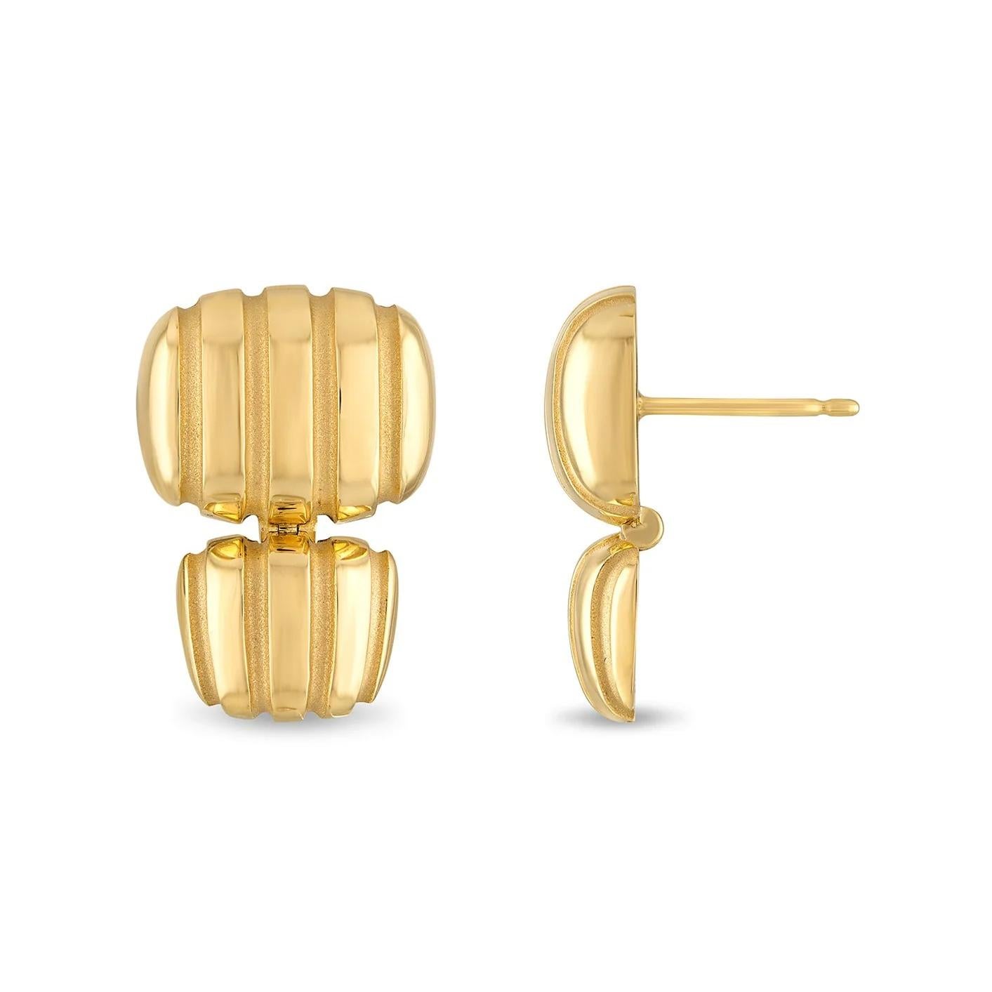 A linear pattern of golden ridges enwrap the powerful, elegant lines of Orla. Named after the Irish word for golden princess, the Orla pieces were designed to reign for years to come.

18K yellow gold, 13.41g
Finely crafted in Rhode Island
