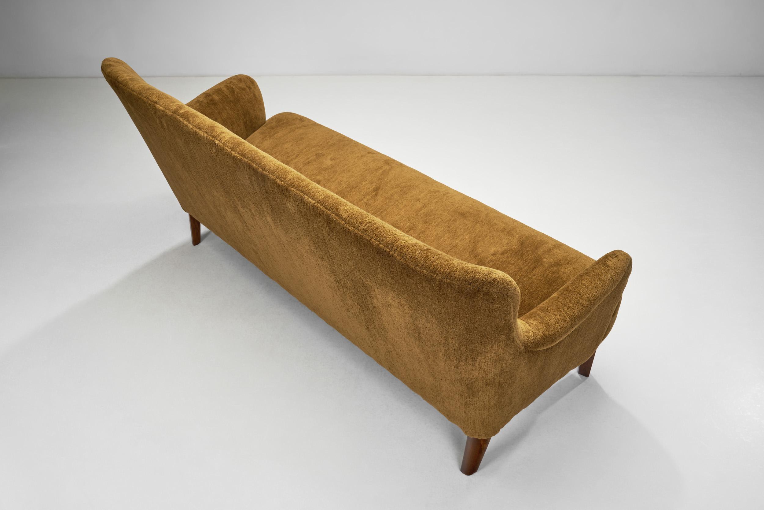 Mid-20th Century Orla Mølgaard-Nielsen 3-Seat Sofa for Fritz Hansen, Denmark 1940s For Sale