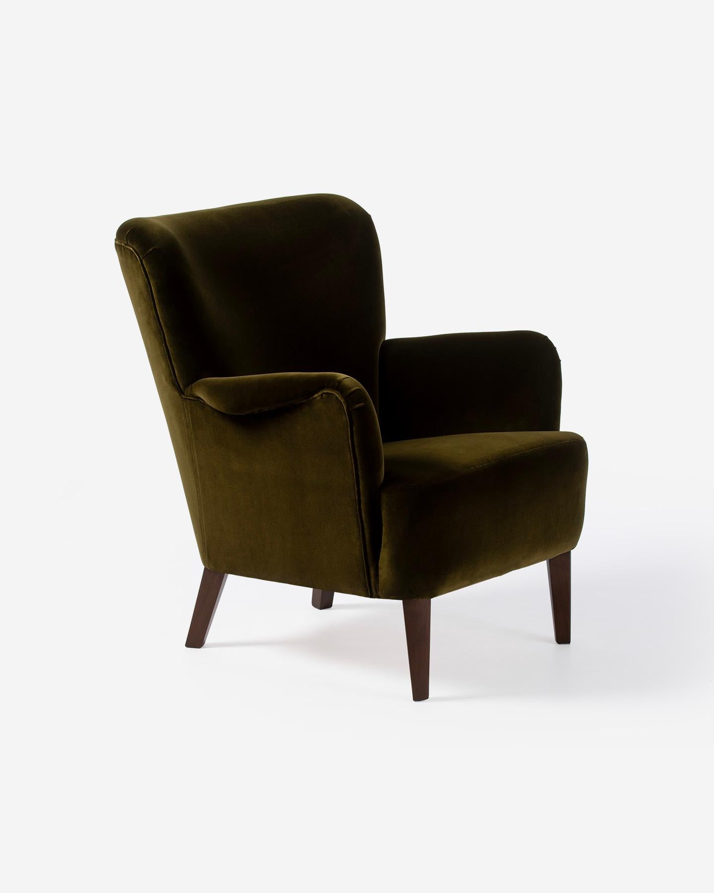 Orla Molgaard-Nielsen Lounge Chair in Velvet Fabric 1940s en Bueno estado para la venta en London, England