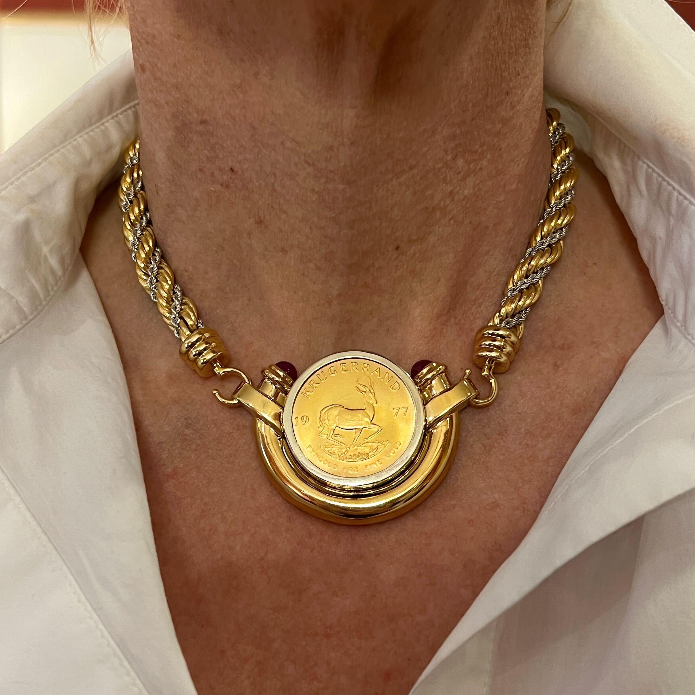 ORLANDA OLSEN Krugerrand Coin Gold Necklace In Good Condition For Sale In New York, NY