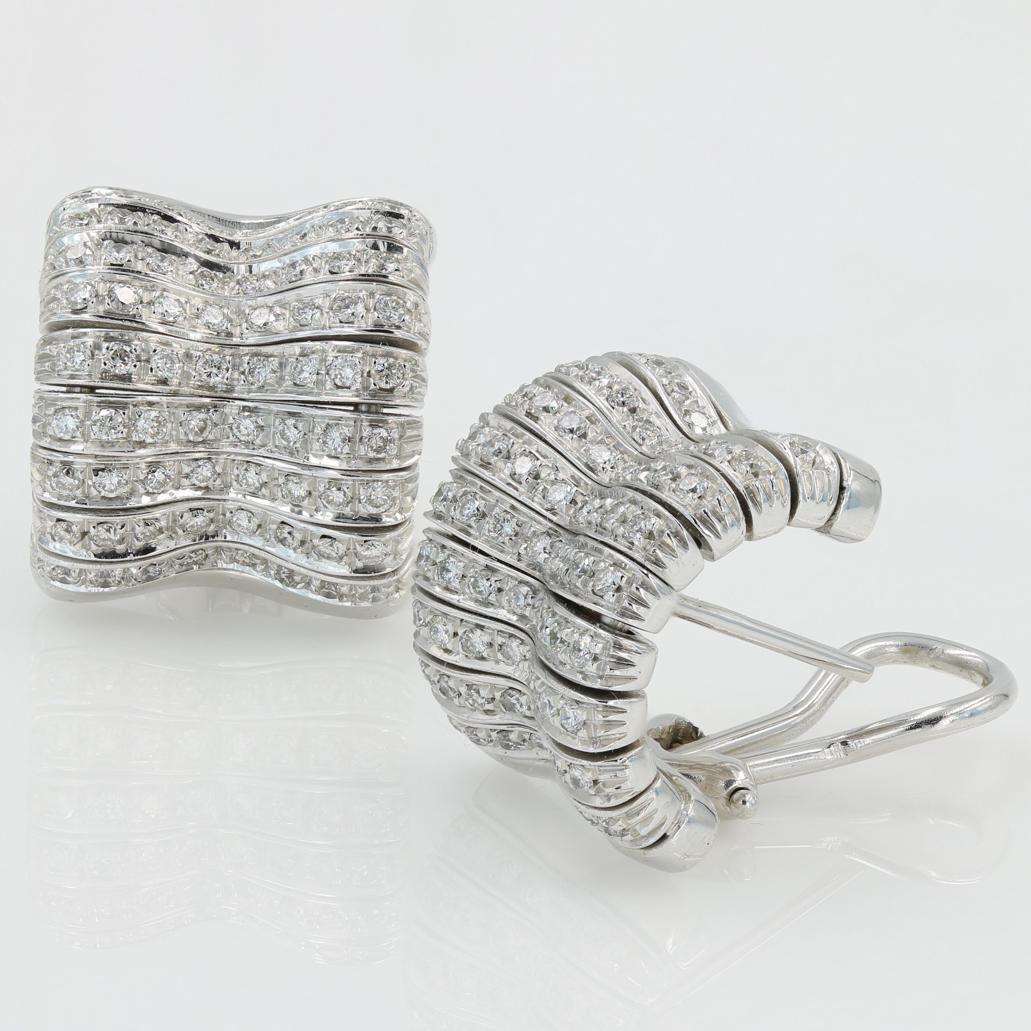 Contemporary Orlandini 18 Karat White Gold and Diamond Earrings with Approximately 1.00 Carat