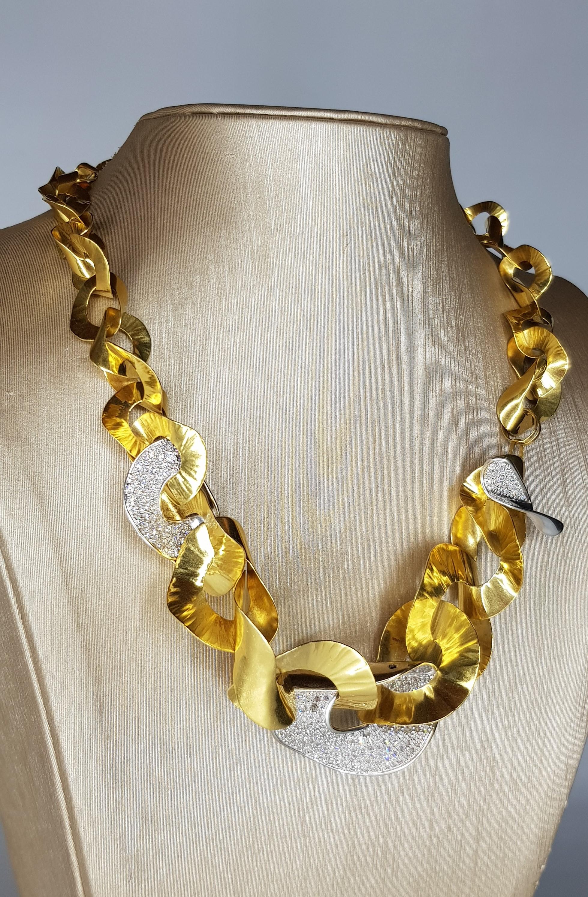 Orlandini-Halskette aus Gelb- und Weißgold mit weißen Diamanten im Zustand „Neu“ im Angebot in Roma, IT