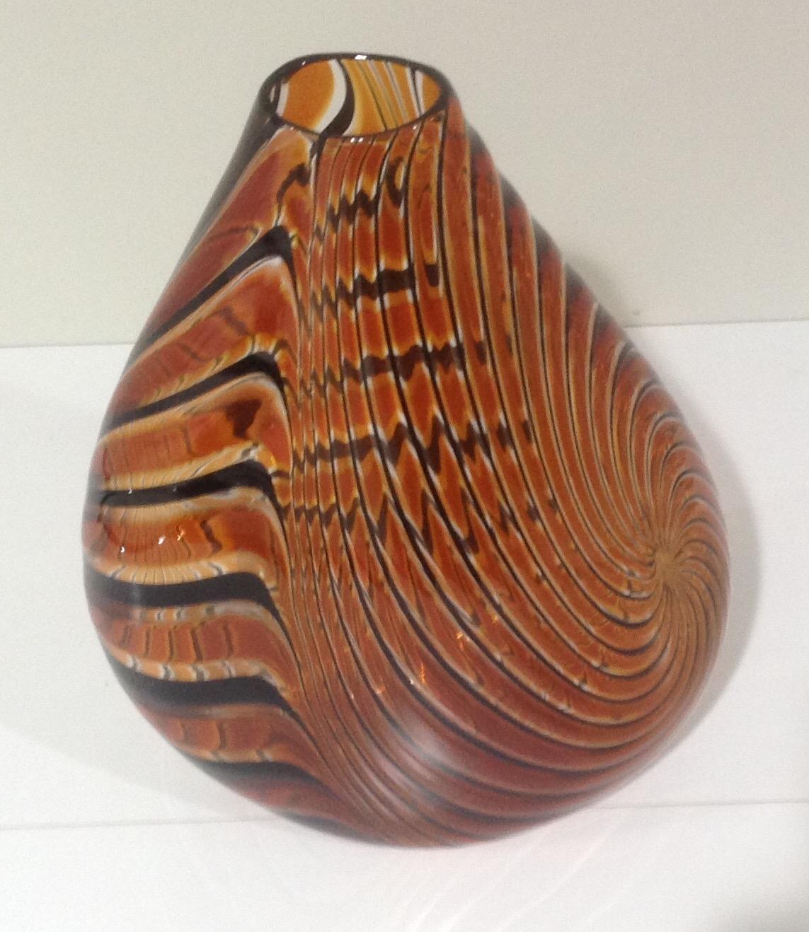 Italian Orlando Zennaro Signed Spiral Decoration Murano Art Glass Vase For Sale