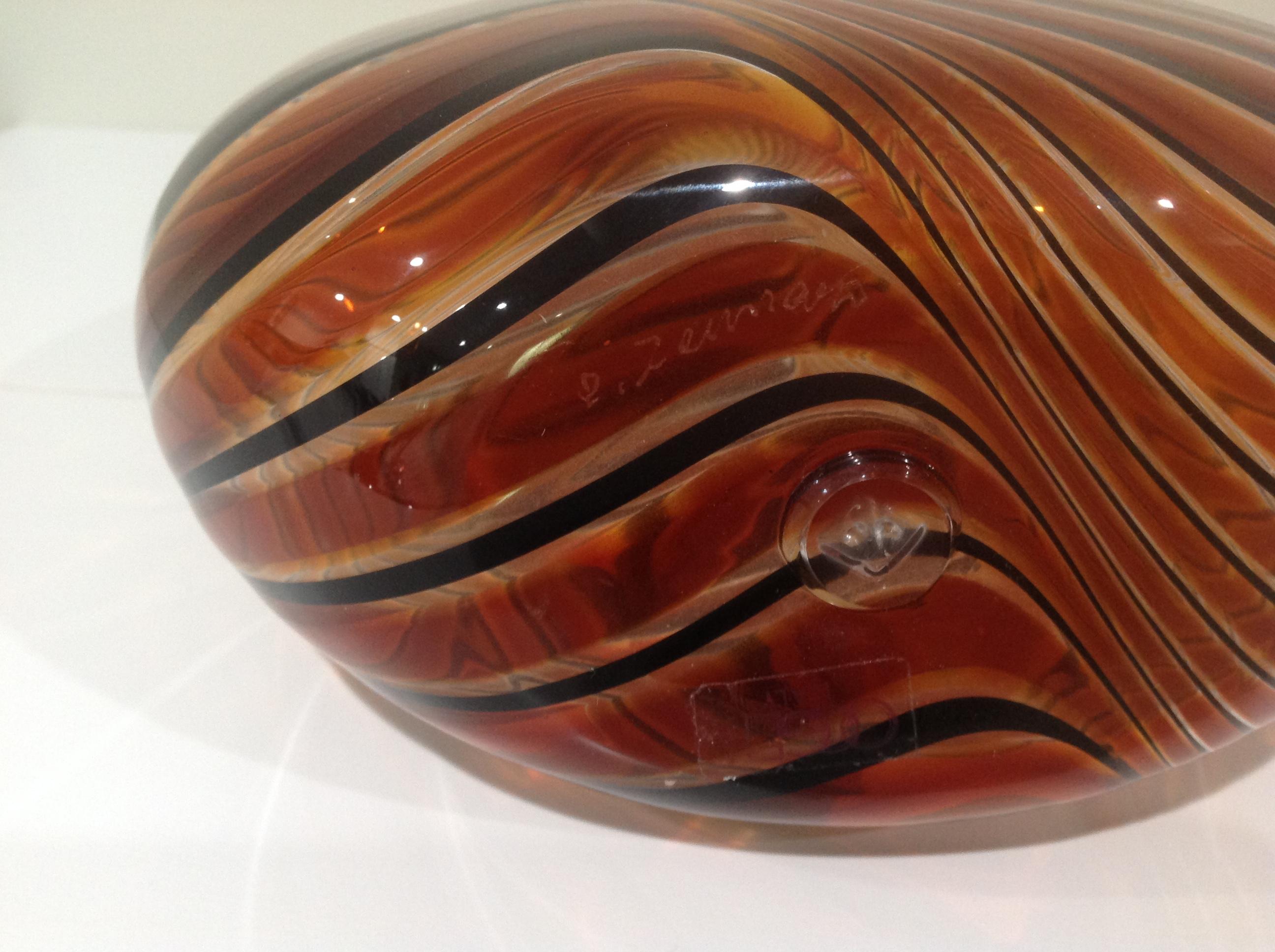 Orlando Zennaro Signed Spiral Decoration Murano Art Glass Vase In Good Condition For Sale In Keego Harbor, MI