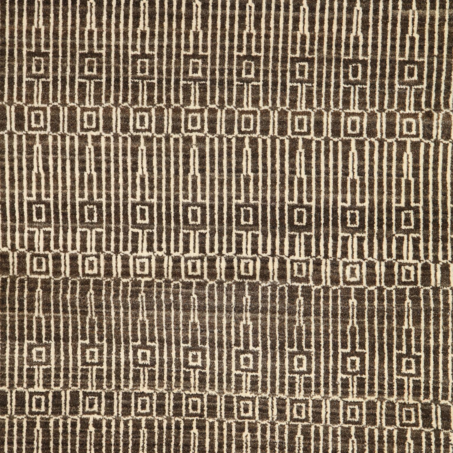 Handgeknüpfter zeitgenössischer Perserteppich aus Wolle, Creme und Naturgrau, 6' x 9' (Pflanzlich gefärbt) im Angebot