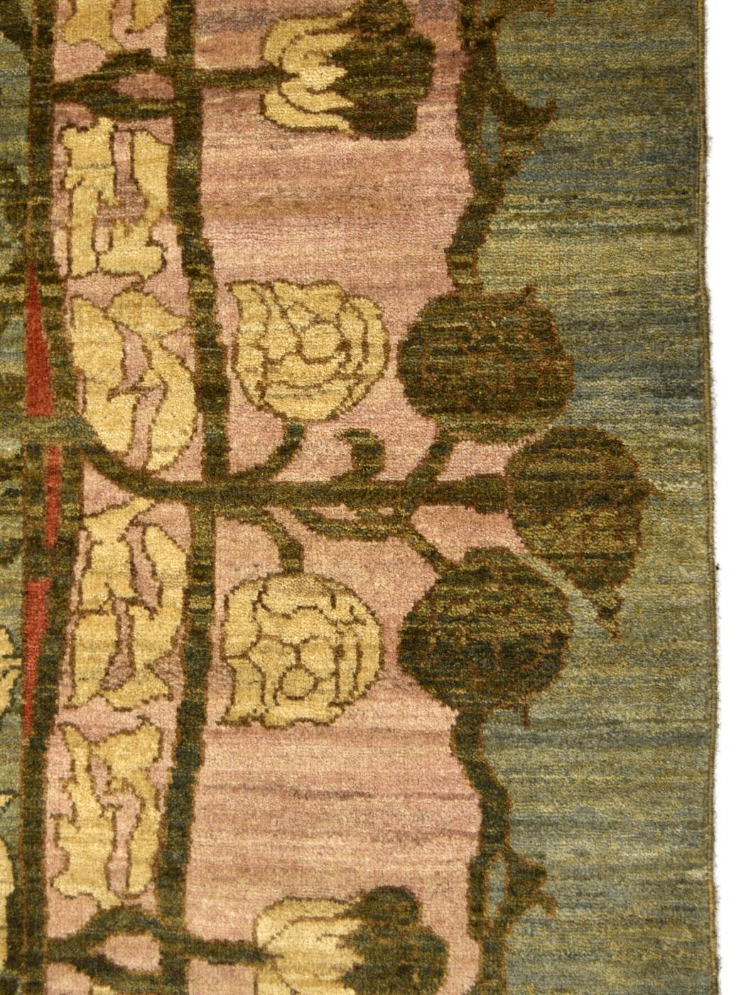 Handgeknüpfter, grüner und rosafarbener Art nouveau-Perserteppich aus Wolle, 10' x 14' (21. Jahrhundert und zeitgenössisch) im Angebot