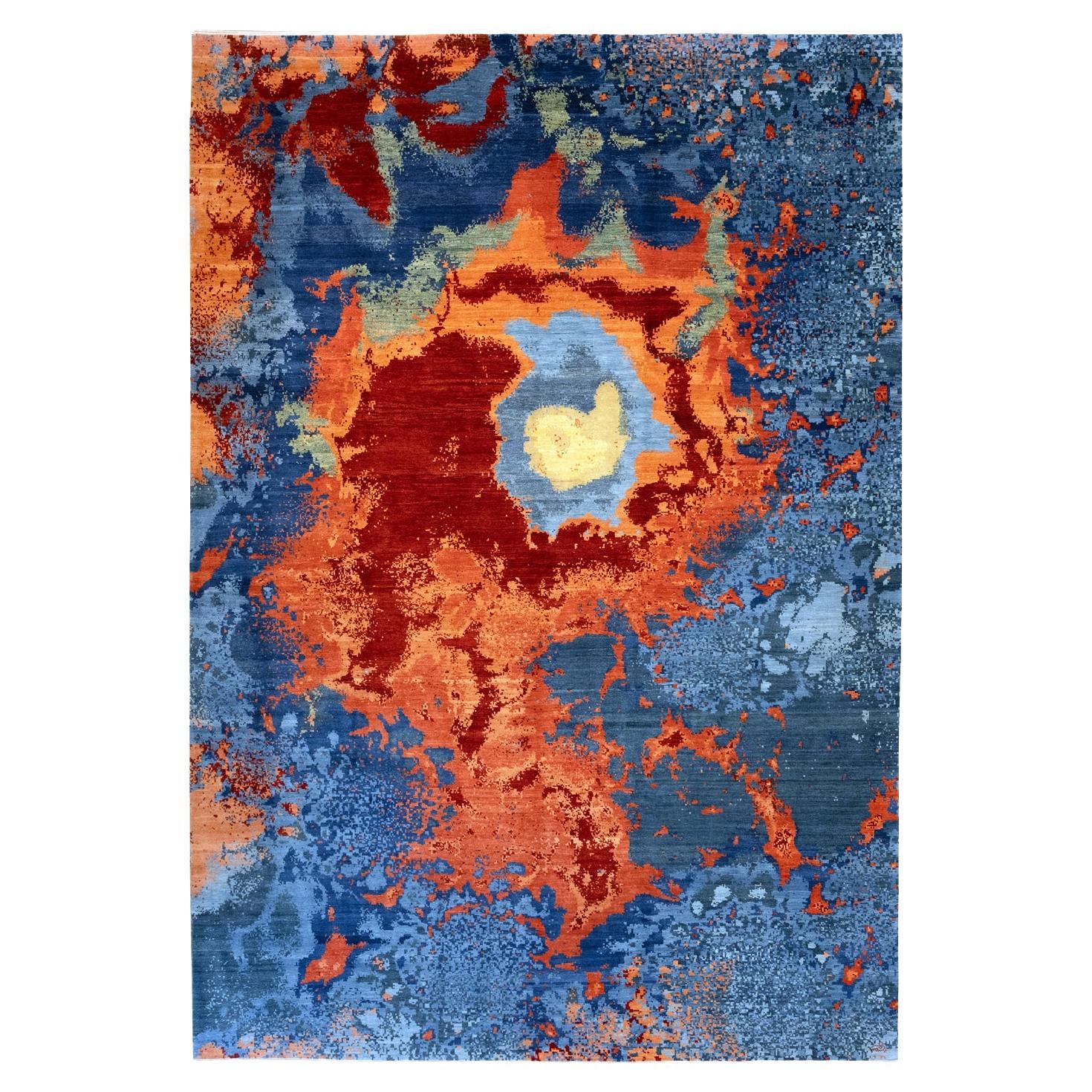 Tapis persan contemporain Orley Shabahang "Magma" en bleu et rouge en vente