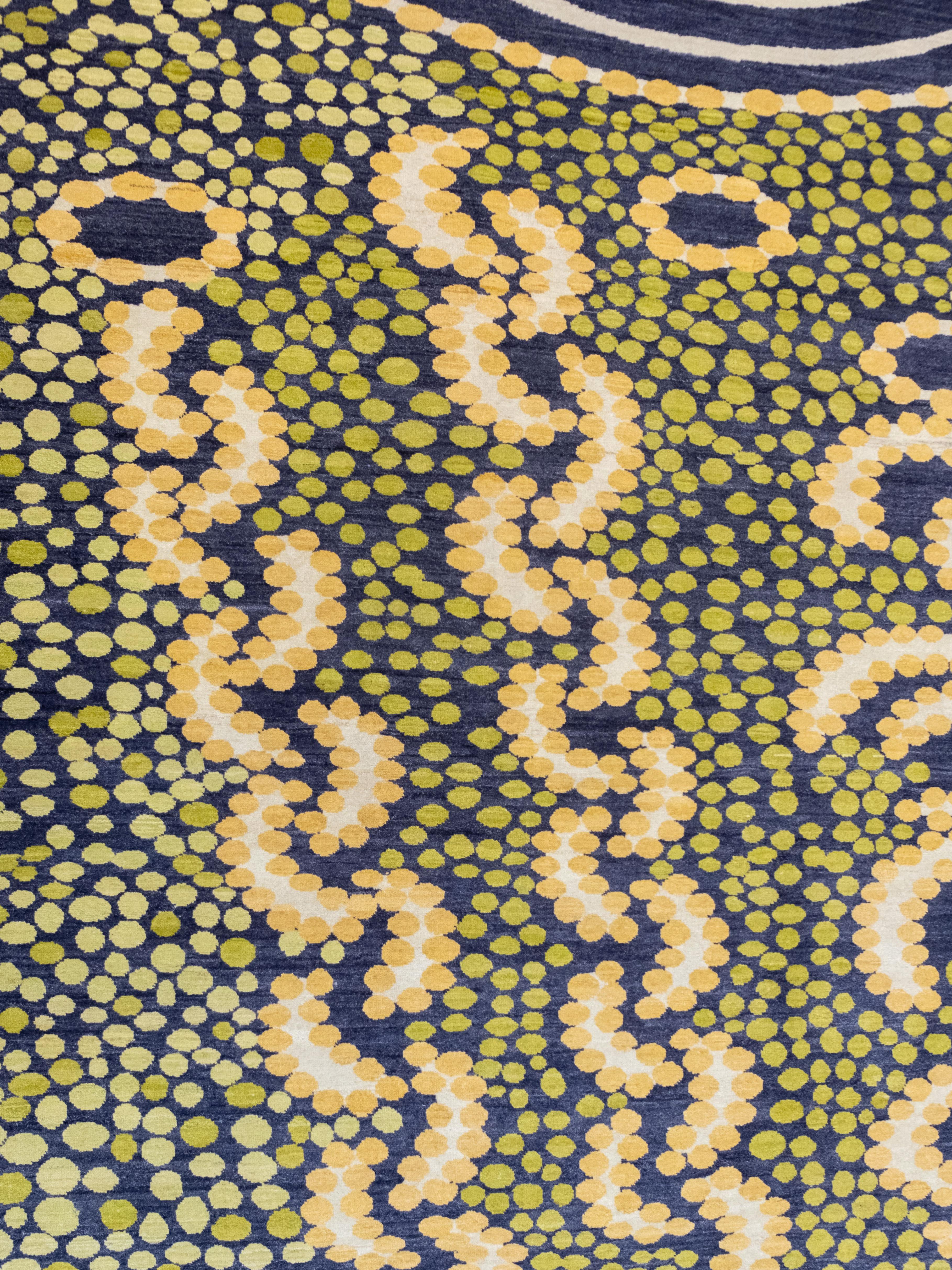Moderner persischer Teppich von Orley Shabahang in Gold auf Grau, Wolle, 8' x 10' (Pflanzlich gefärbt) im Angebot