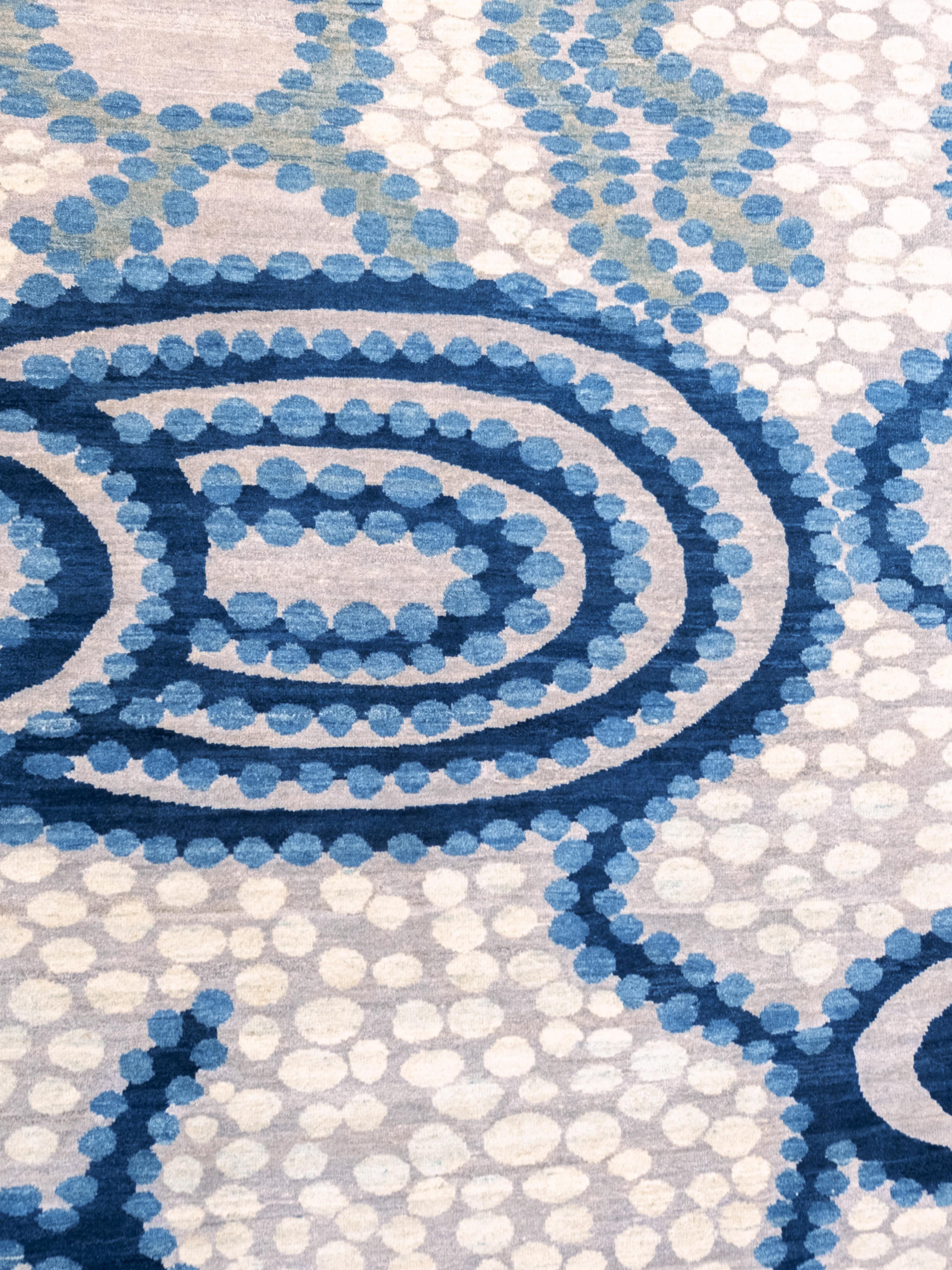 Moderne Tapis persan moderne en laine bleue et crème, noué à la main, 8' x 10'. en vente