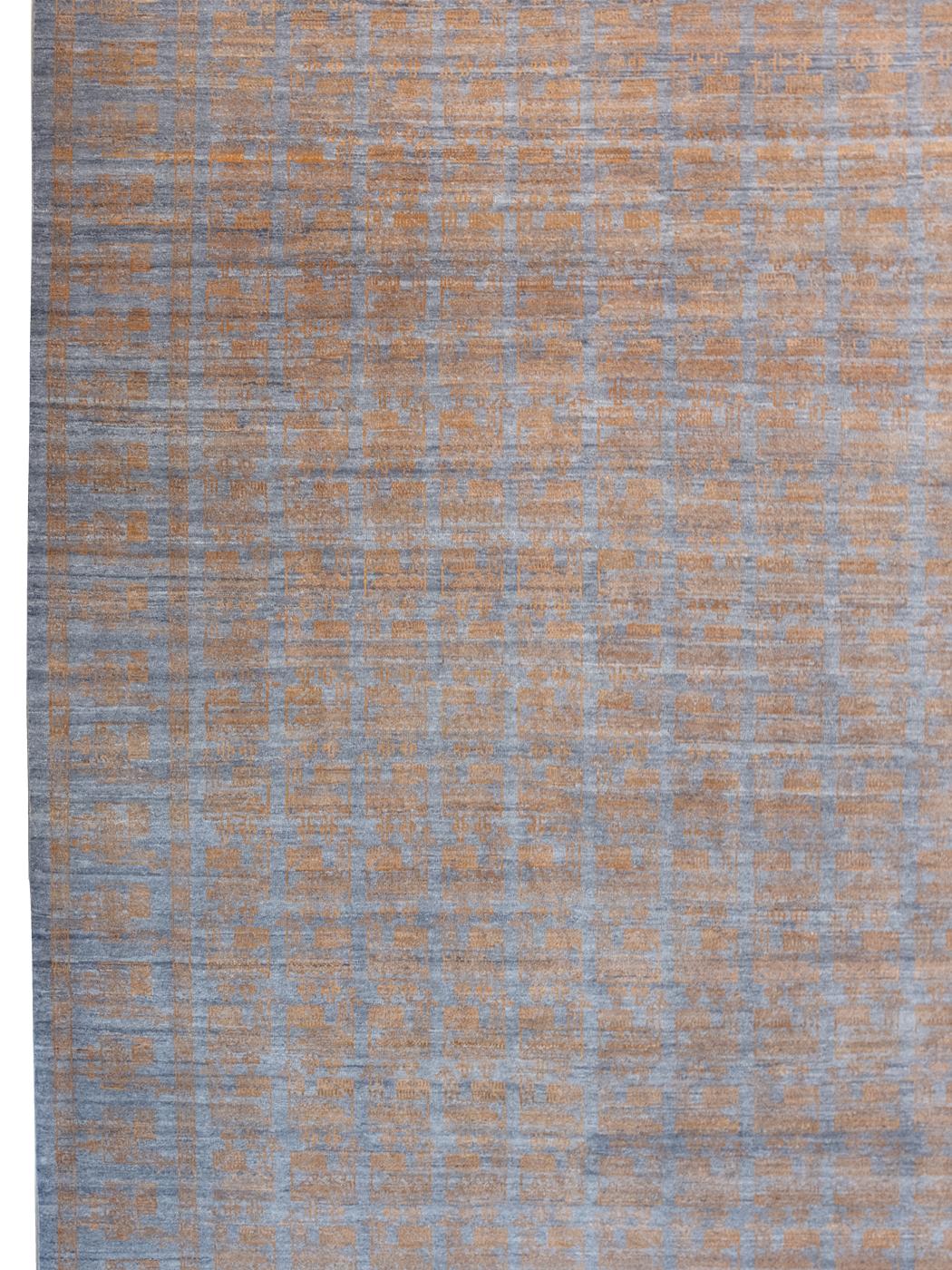 Moderner Pfauenteppich von Orley Shabahang in Orange und Grau, Wolle, 9' x 12' (Pflanzlich gefärbt) im Angebot