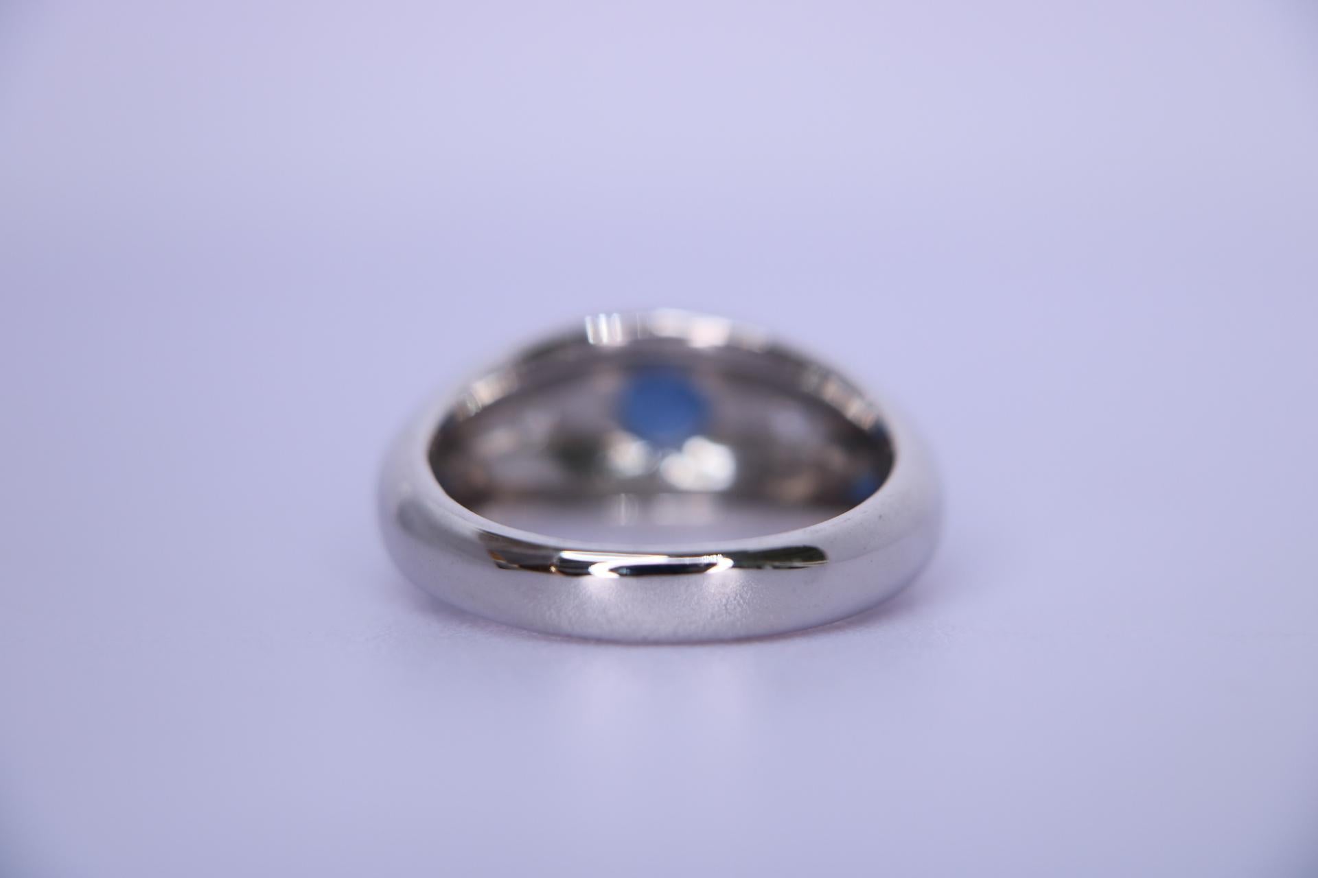 Taille cabochon Orloff of Denmark, 1 ct Blue Sapphire Diamond Silver Ring en vente