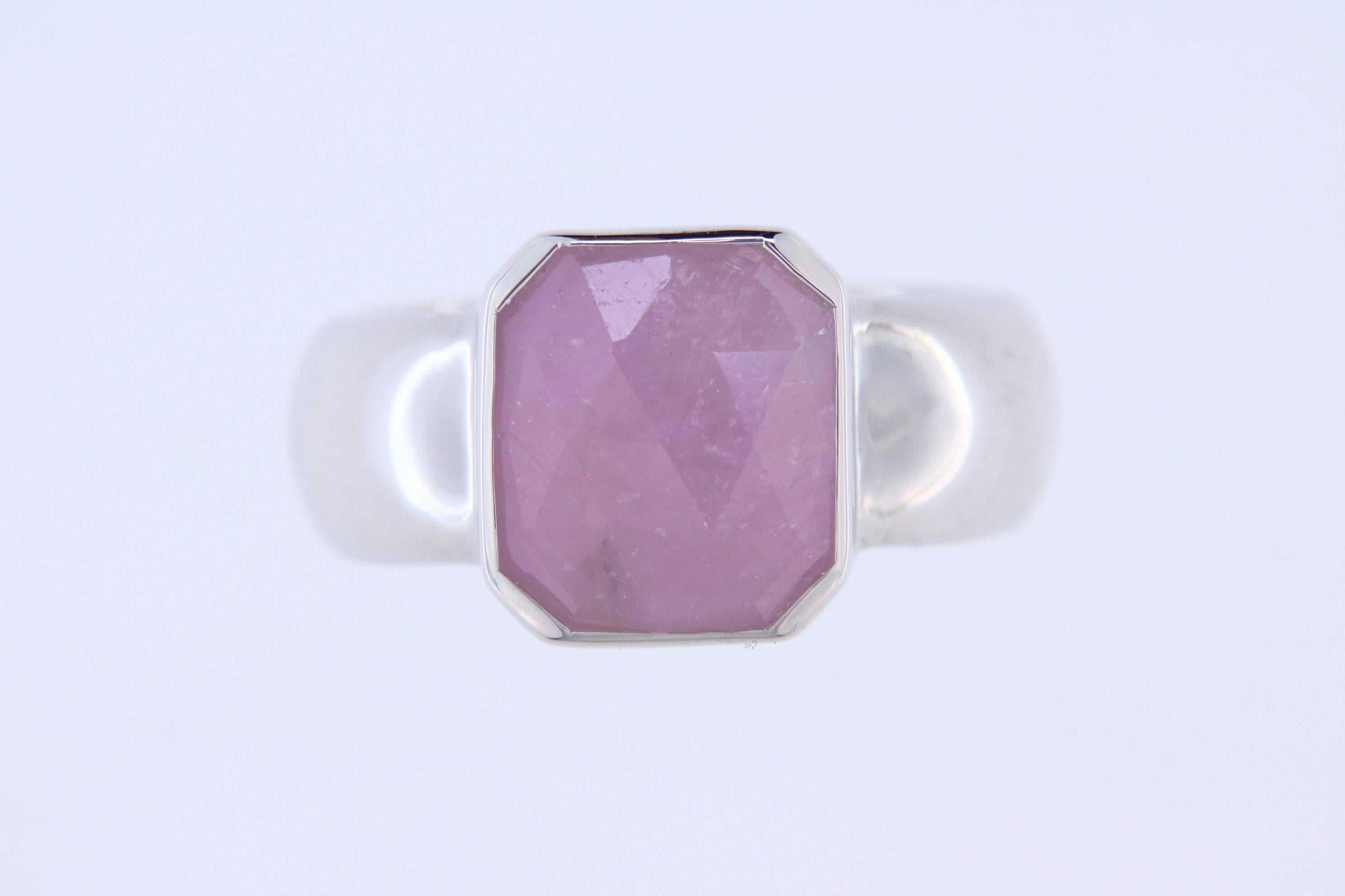 Orloff of Denmark, 12 ct Pink Sapphire Ring in 925 Sterling Silver In New Condition For Sale In Hua Hin, TH