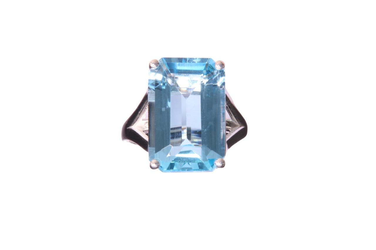 Emerald Cut Orloff of Denmark, 15.95 carat Sky Blue Topaz Ring in 925 Sterling Silver For Sale