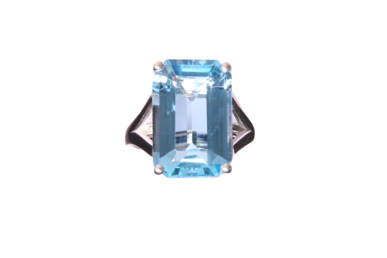 Taille émeraude Orloff of Denmark, 15.95 Bague Topaze bleue du ciel en argent 925 en vente