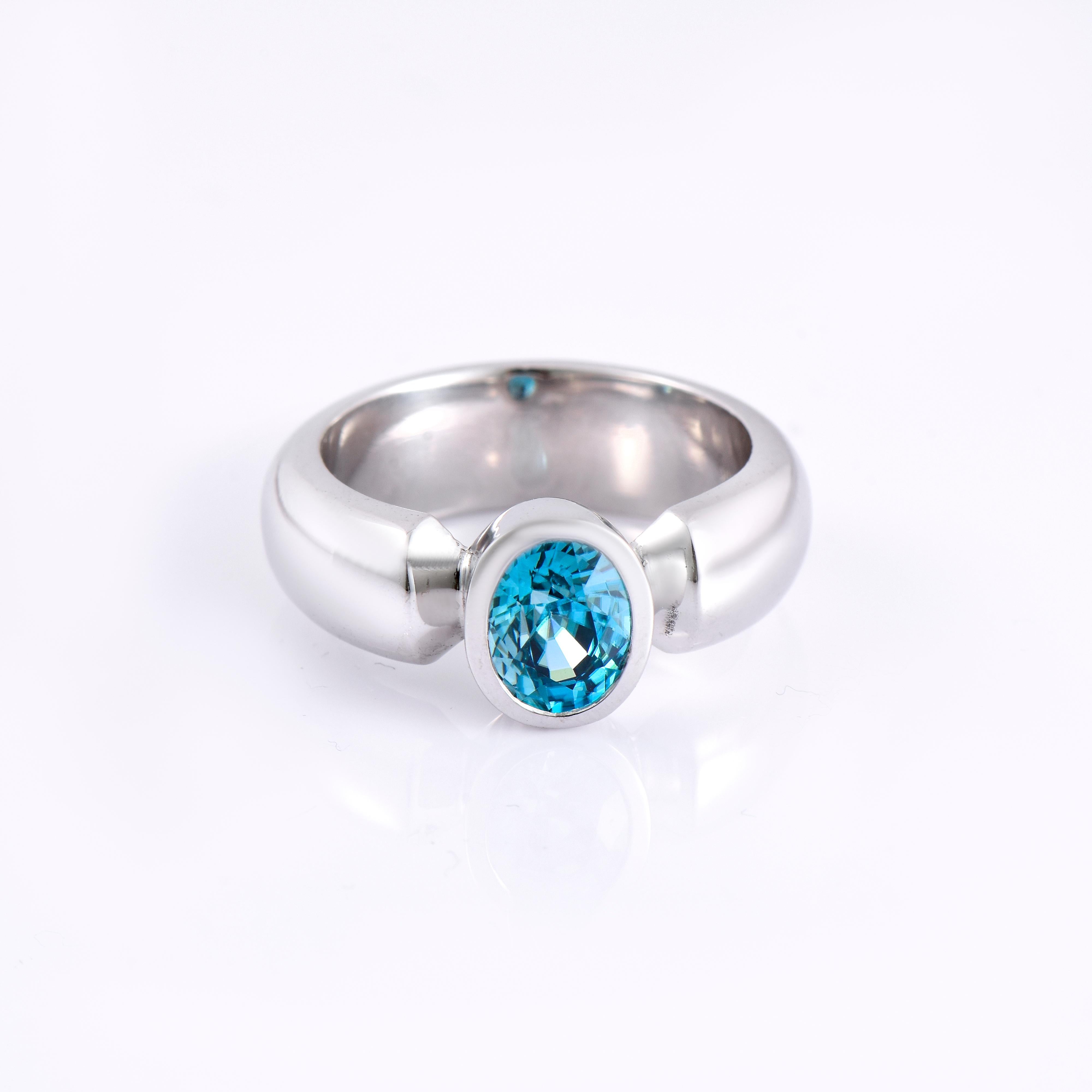 Contemporary Orloff of Denmark, 2.38 ct Natural Blue Zircon Ring in 925 Sterling Silver For Sale