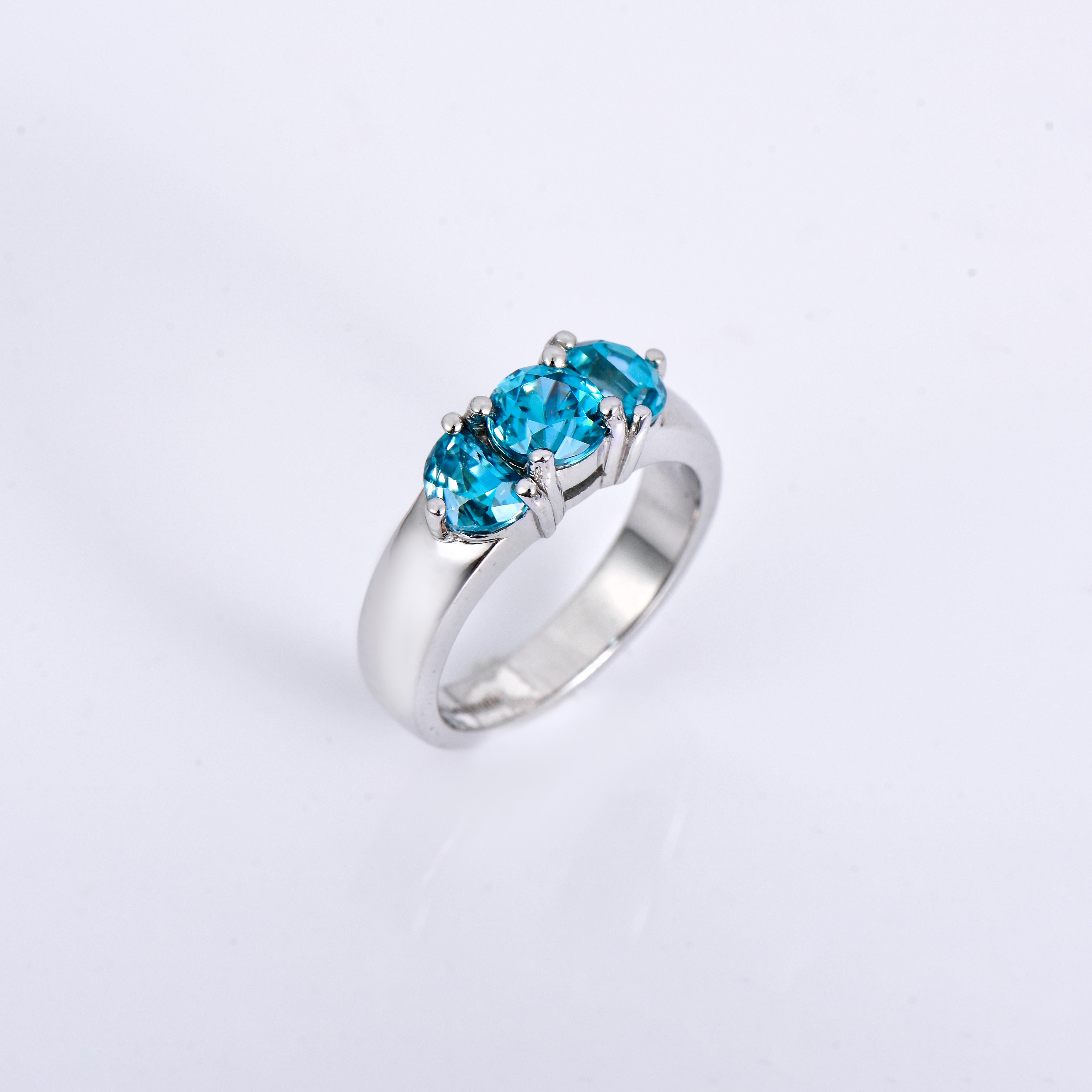 Mixed Cut Orloff of Denmark, 3.41 ct Natural Blue Zircon Ring in 925 Sterling Silver For Sale
