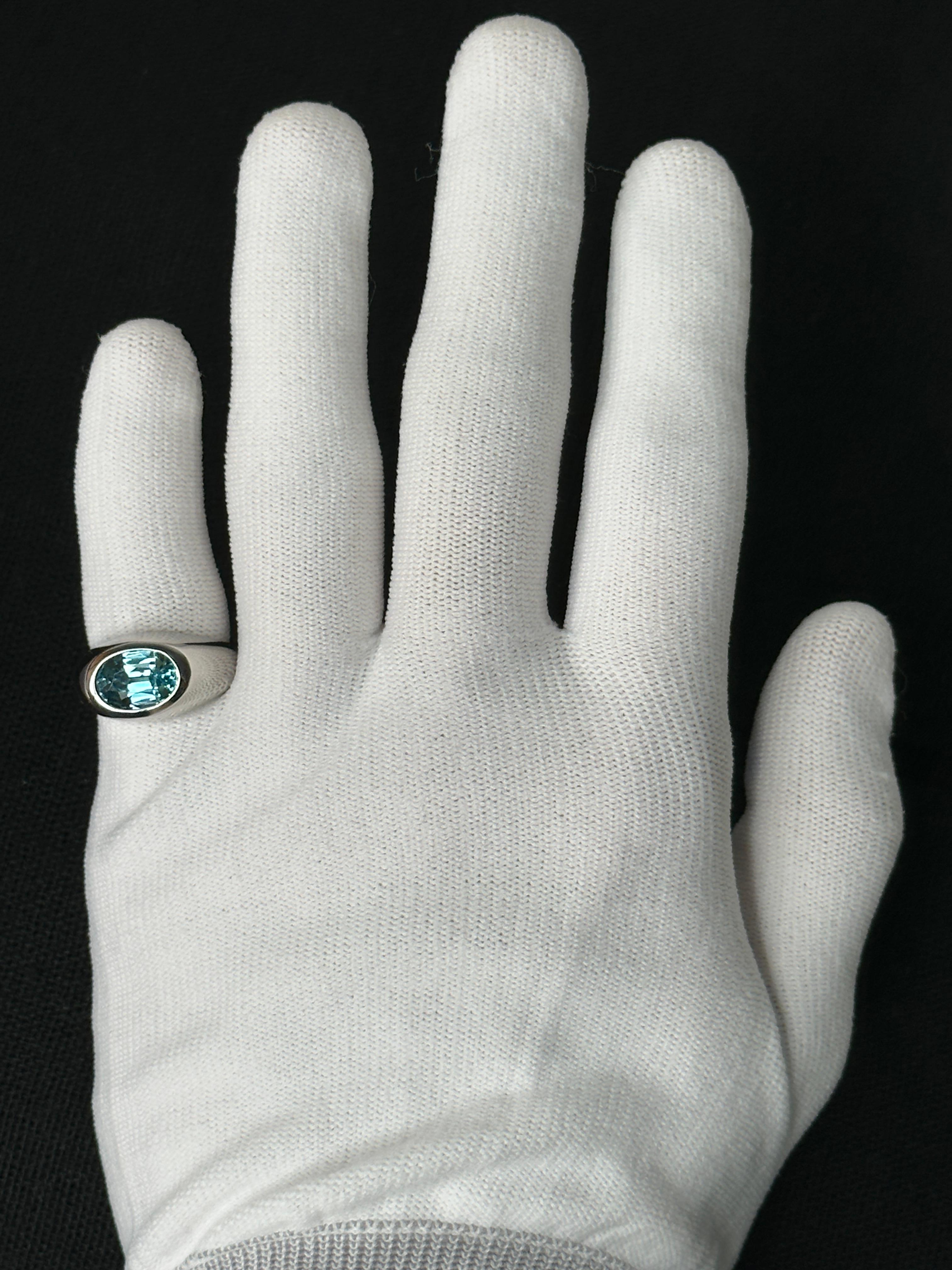 Oval Cut Orloff of Denmark, 4.52 ct Metallic Blue Zircon Ring in 925 Sterling Silver For Sale