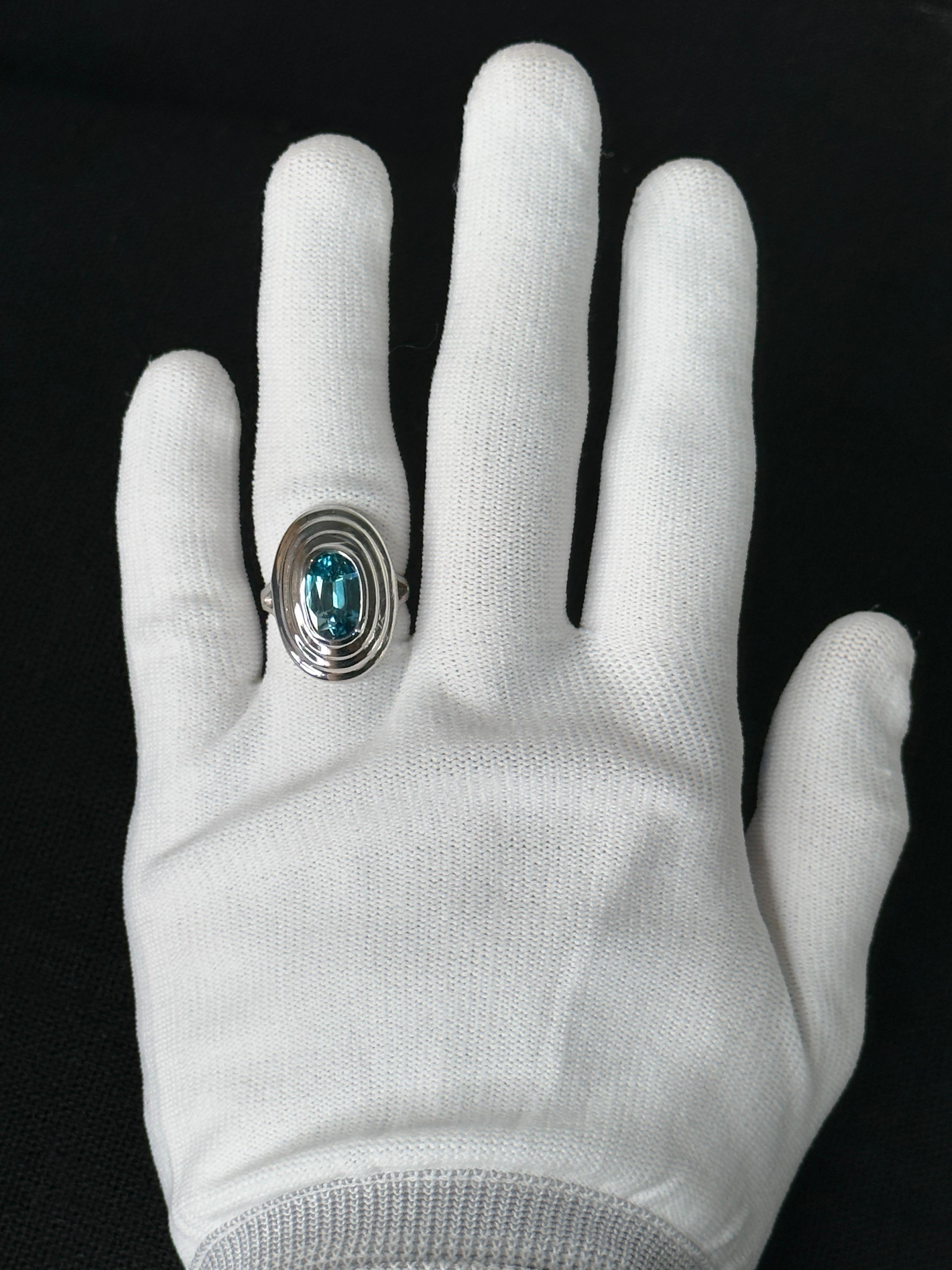Women's or Men's Orloff of Denmark, 4.68 ct Metallic Blue Zircon Ring in 925 Sterling Silver For Sale