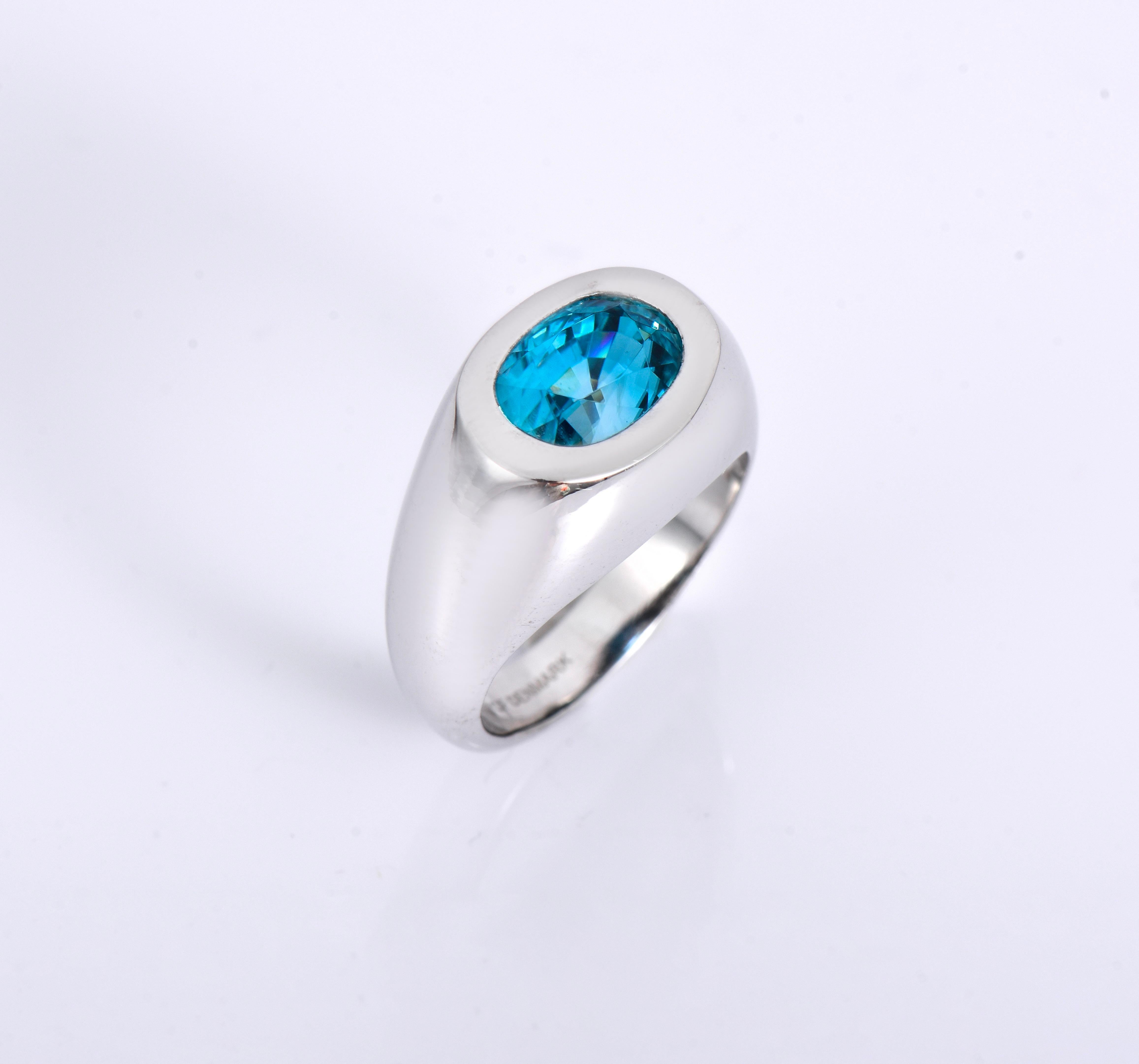 Contemporary Orloff of Denmark, 5.92 ct Natural Blue Zircon Ring in 925 Sterling Silver For Sale