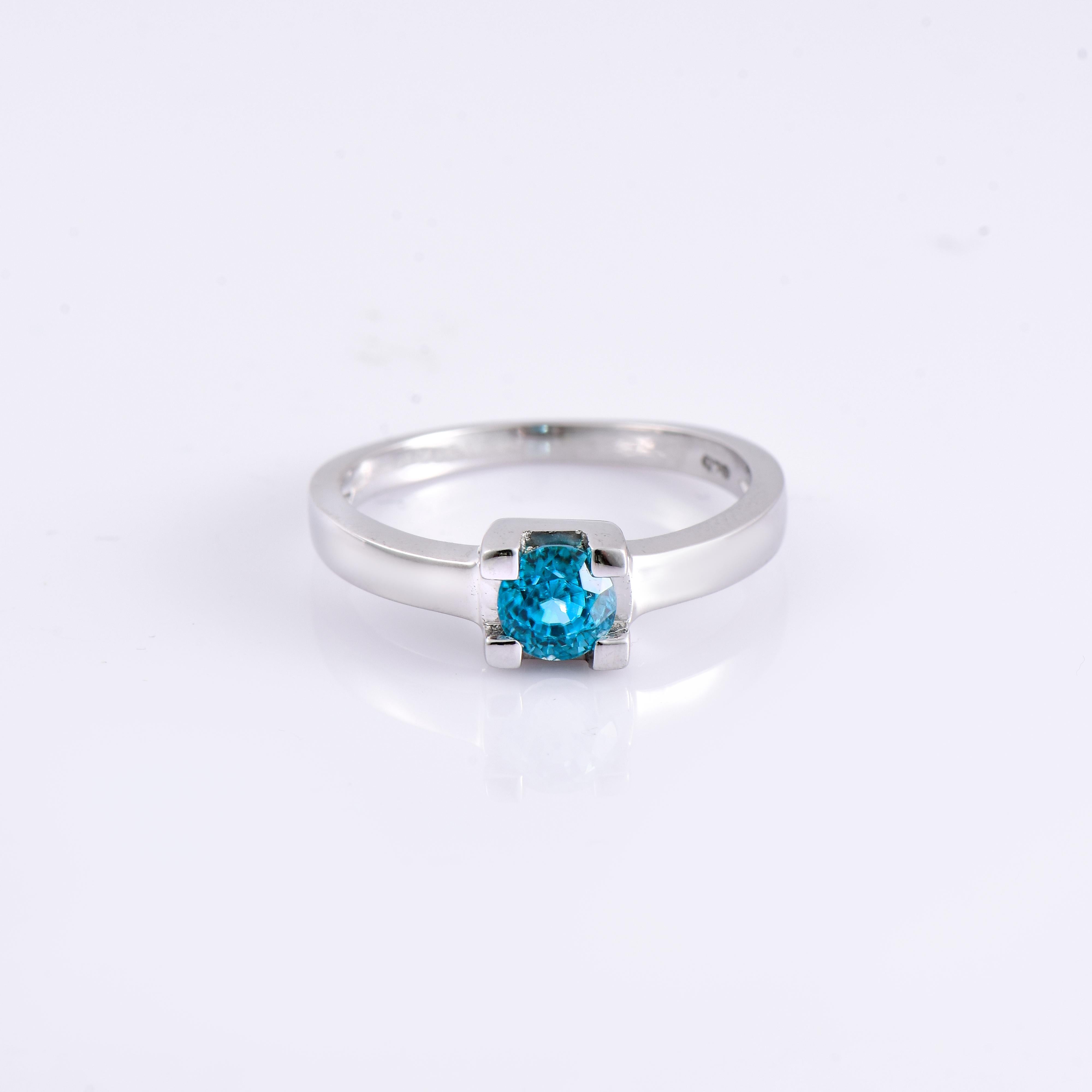Contemporary Orloff of Denmark, 1.09 ct Natural Blue Zircon Ring in 925 Sterling Silver For Sale
