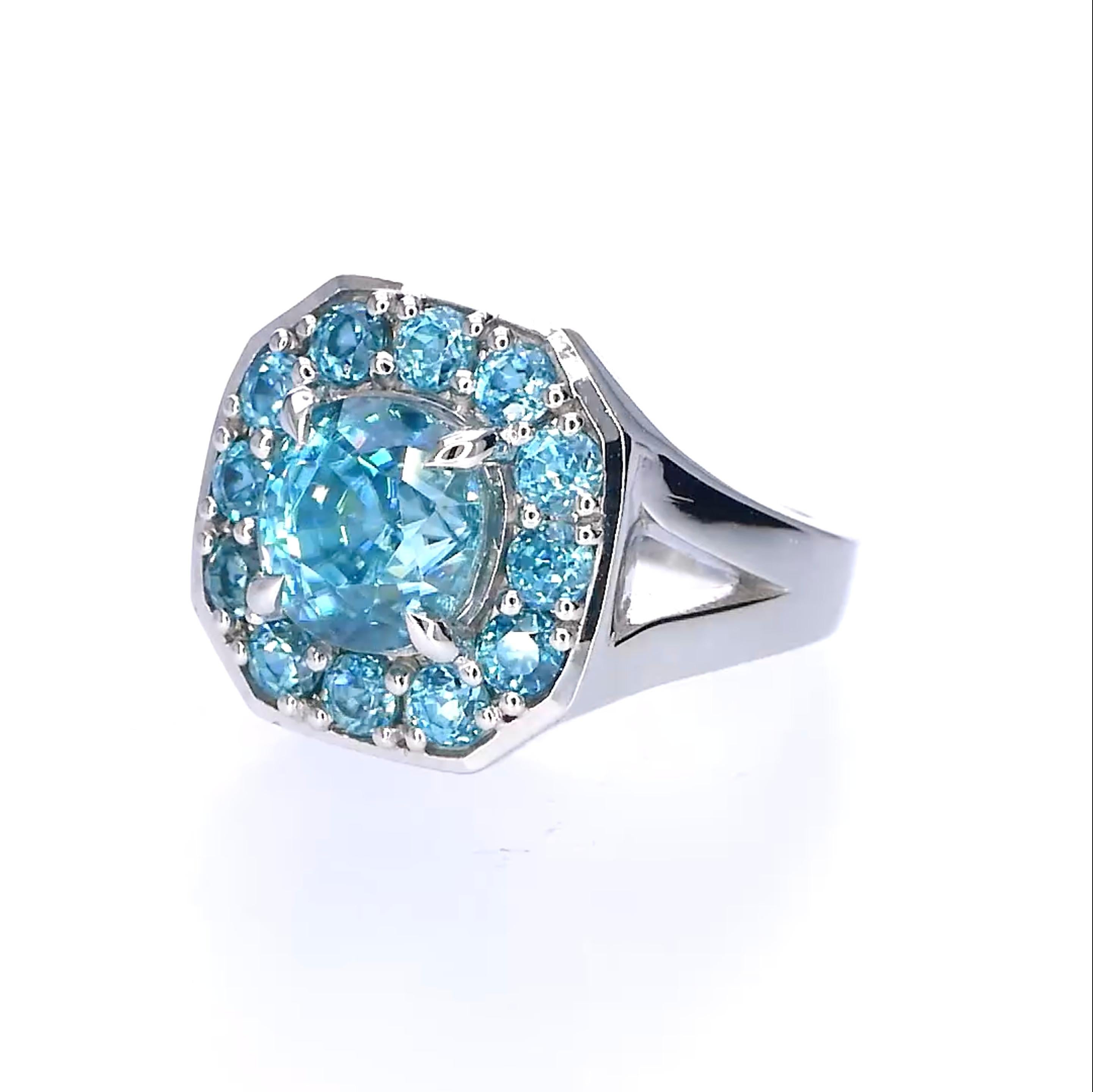 Orloff of Denmark, Anello Cocktail con Zircone Naturale da 9,4 carati in Argento 925 In condizioni Nuovo in vendita a Hua Hin, TH