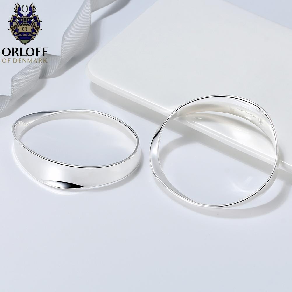 Orloff of Dänemark - 999. Armreif aus feinem Silber mit Moebius-Streifen (Moderne) im Angebot