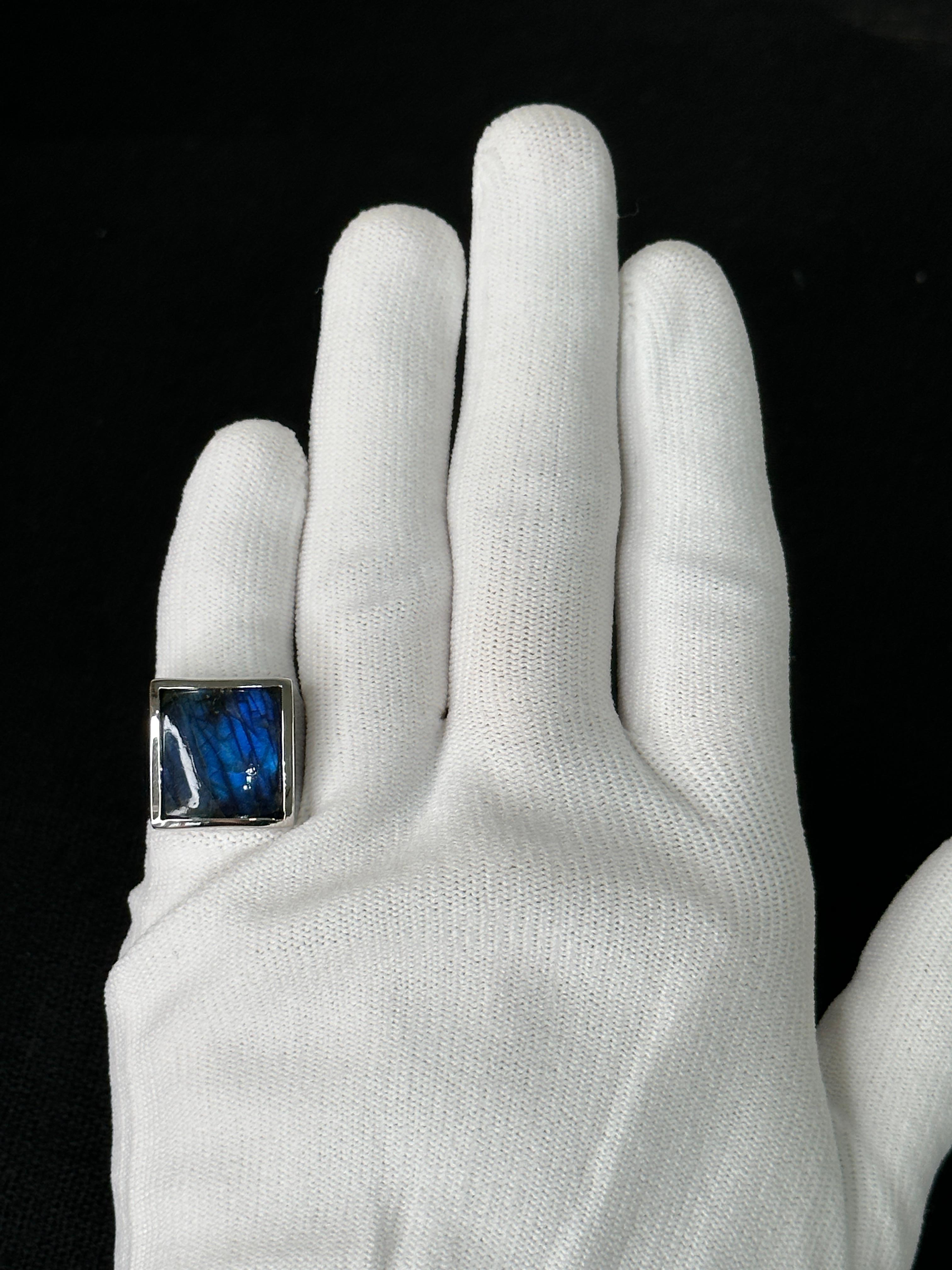 Orloff of Denmark, Charming 17 carat Labradorite Sterling Silver Ring  For Sale 2