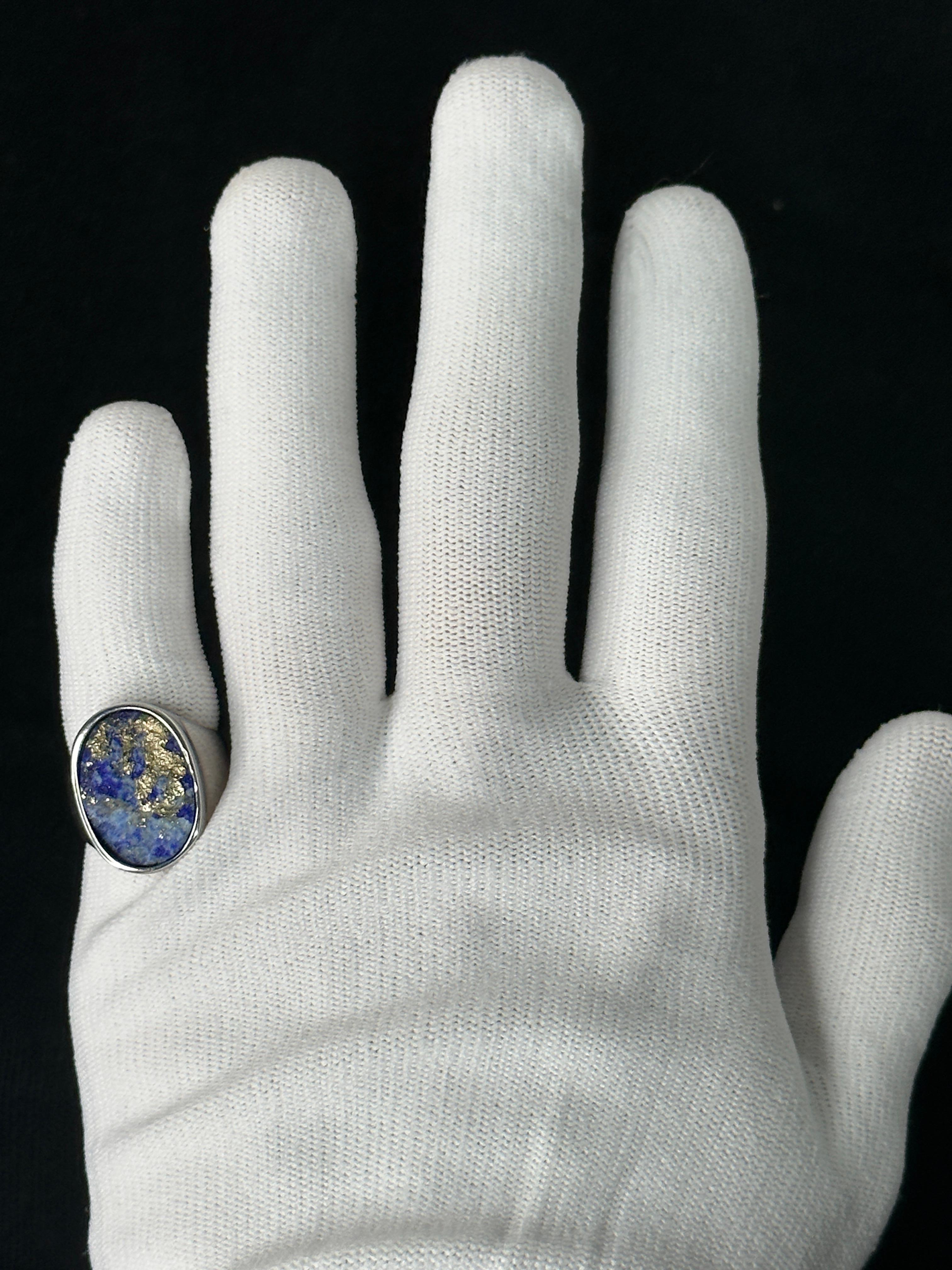 Orloff of Denmark, Excellent 8.7 carat Lapis Lazuli Sterling Silver Ring  In New Condition In Hua Hin, TH