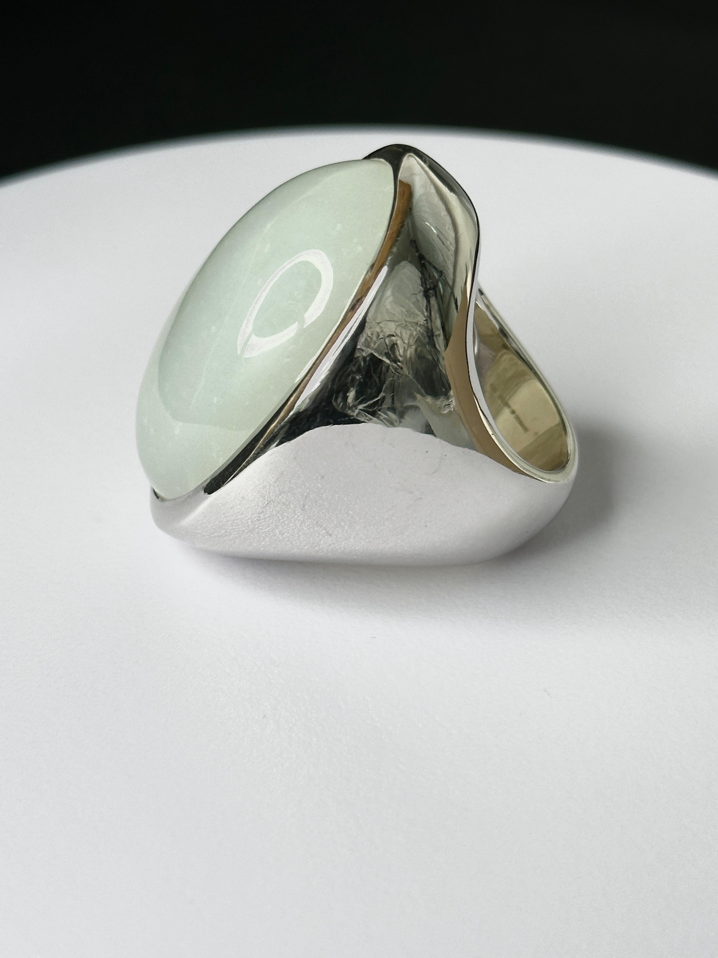 Orloff of Denmark, Extravagant 83 carat Moonstone Sterling Silver Ring  In New Condition In Hua Hin, TH