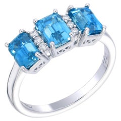 Orloff of Denmark Platinring aus Dänemark mit 3 natürlichem blauem Zirkon und Diamanten