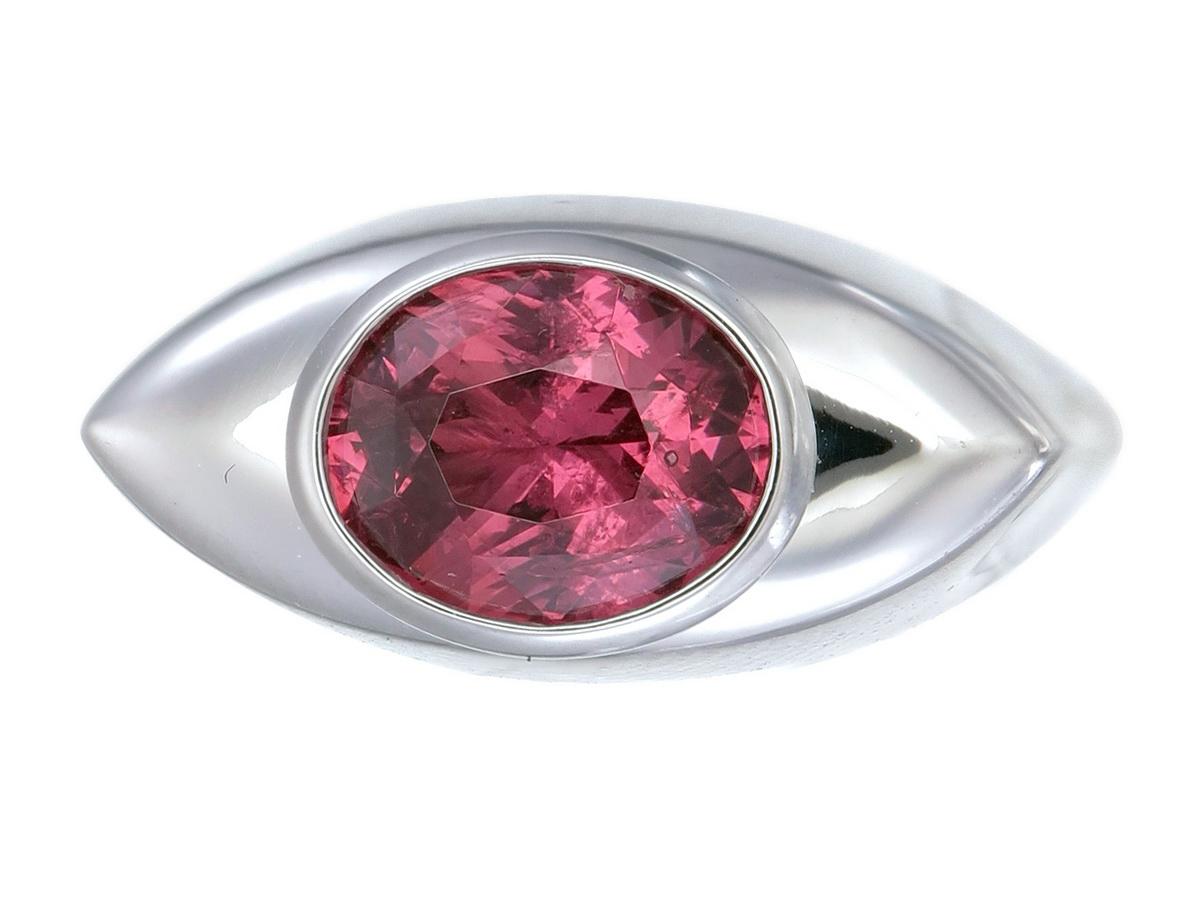 Orloff of Denmark;
Reigning from depths of Tanzania. This intense Mahenge Spinel gives out a zealous shine fit for a royal.
Forged in 95% Pure Platinum, this fine sculpture ring is extravagant enough that it is not in need of any diamonds, as the
