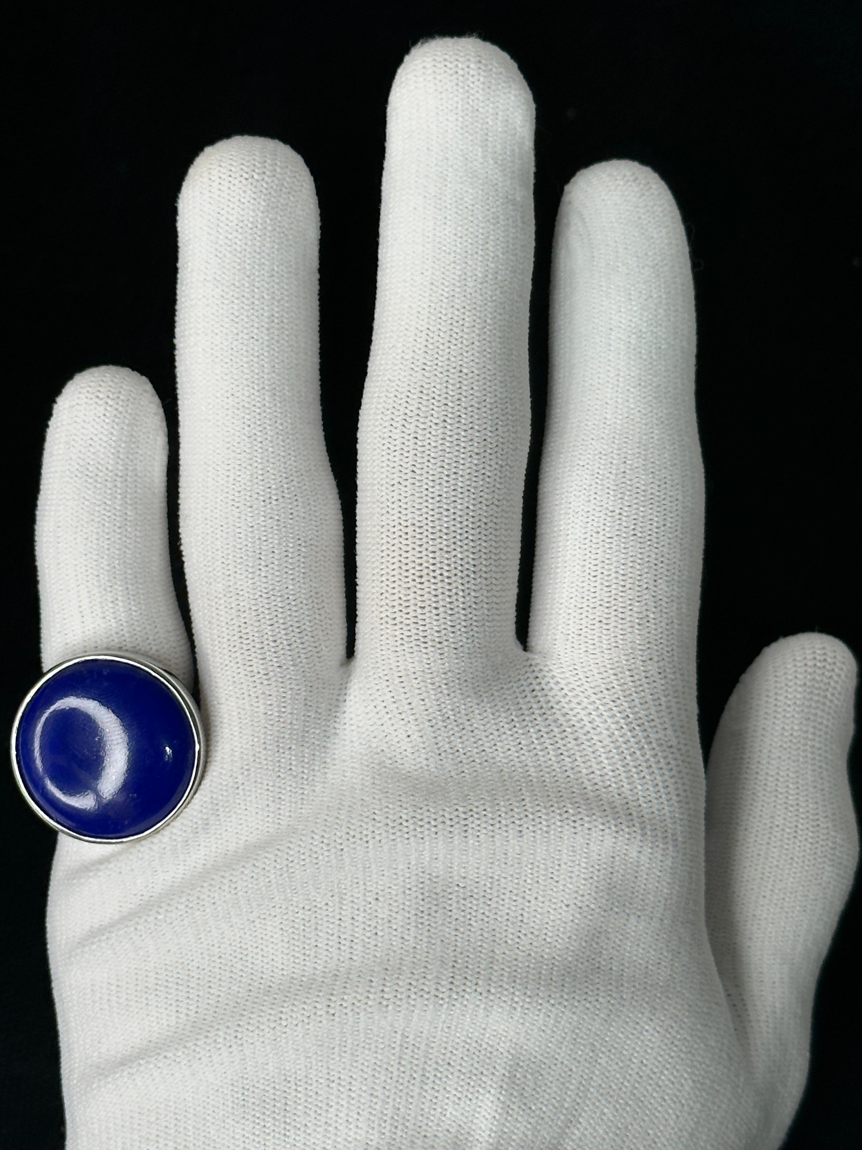 Orloff of Denmark, Stylish 19 carat Lapis Lazuli, Sterling Silver Sculpture Ring In New Condition In Hua Hin, TH