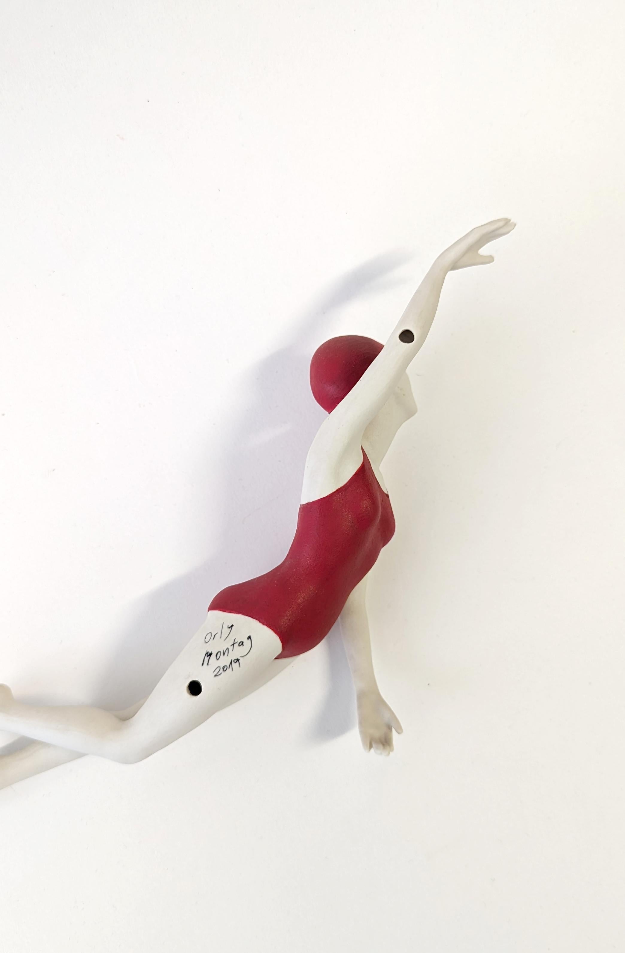 Swimmer I - figurative sculpture  - Contemporary Sculpture by Orly Montag