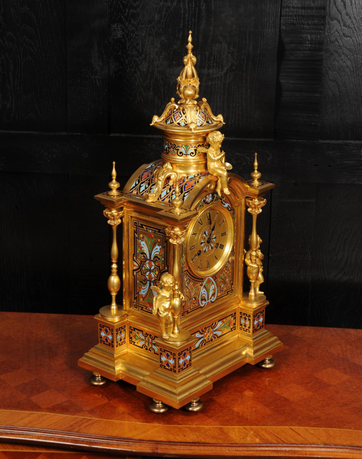 Néo-Renaissance Horloge française ancienne en bronze doré et émail champlevé de Le Roy & Fils  en vente