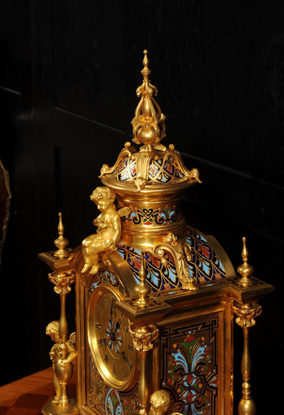 Champlevé Horloge française ancienne en bronze doré et émail champlevé de Le Roy & Fils  en vente