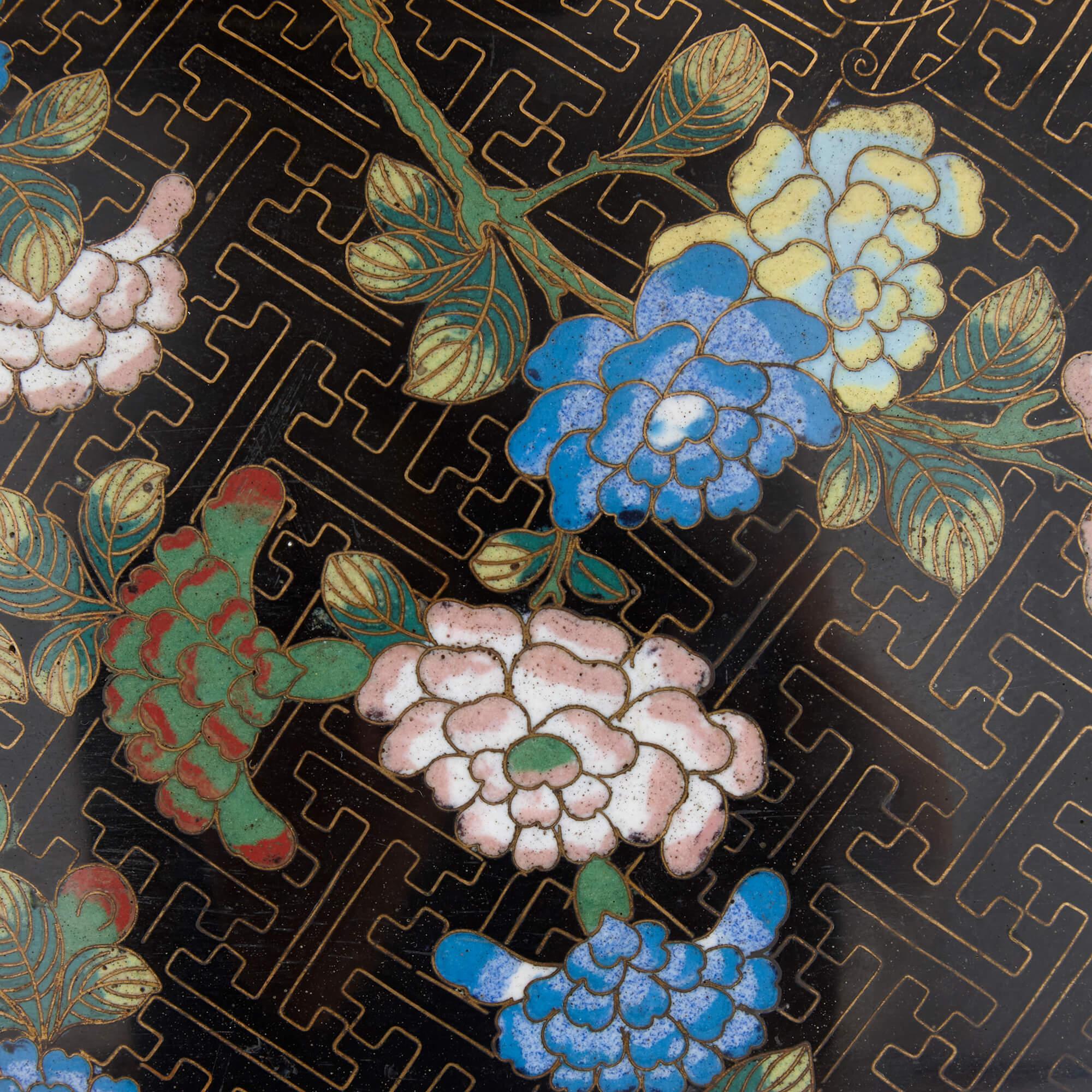 Smalto Jardinière in ormolu e smalto cloisonné attribuita a F. Barbedienne in vendita