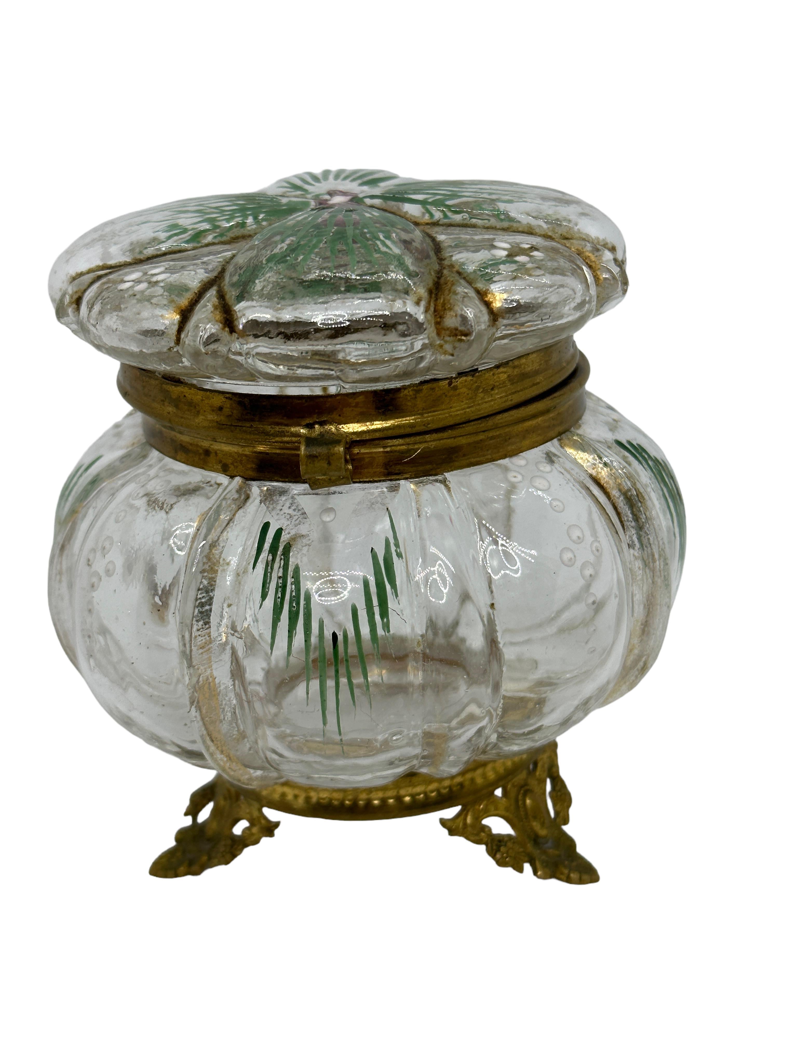 Ormolu and Crystal Glass Trinket Jewelry Box, France, circa 1880s In Good Condition For Sale In Nuernberg, DE