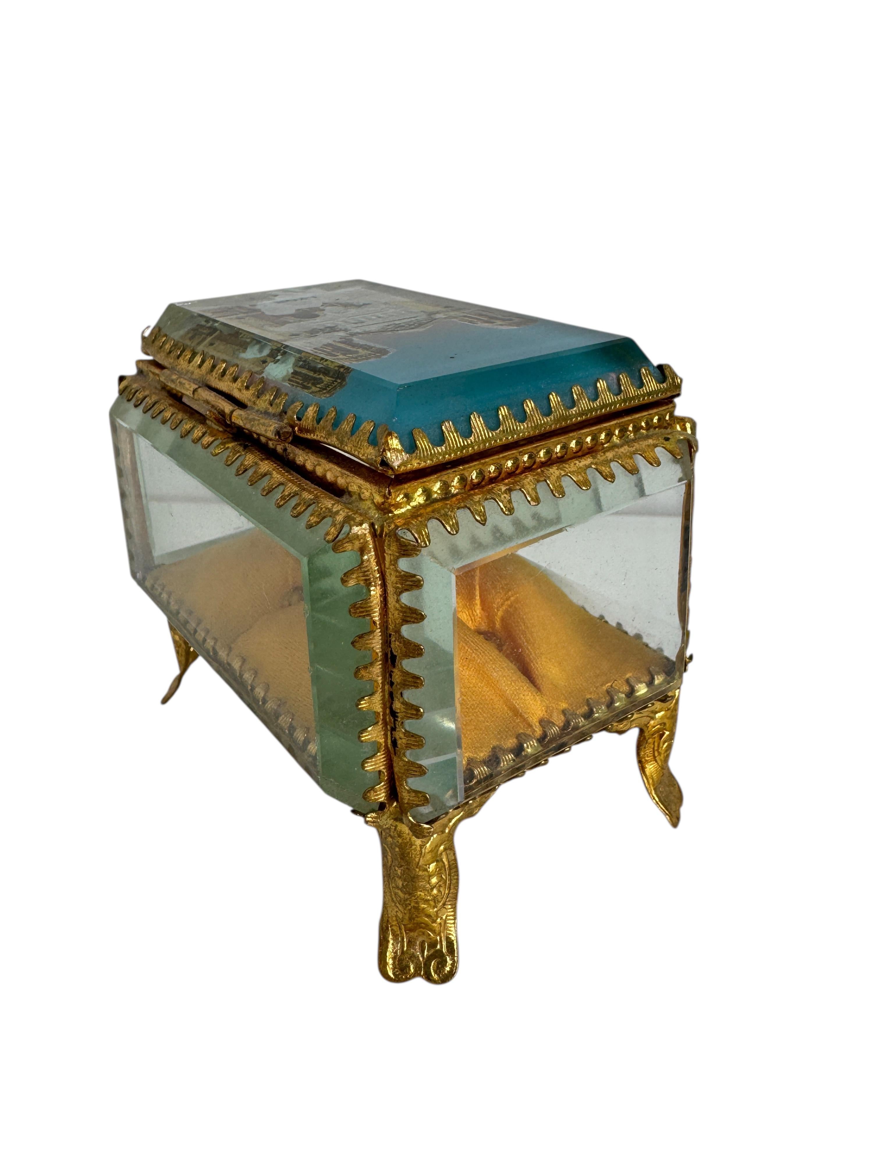 Belle Époque Boîte à bijoux Souvenirs en bronze doré et verre, Lyon France, vers 1900 en vente