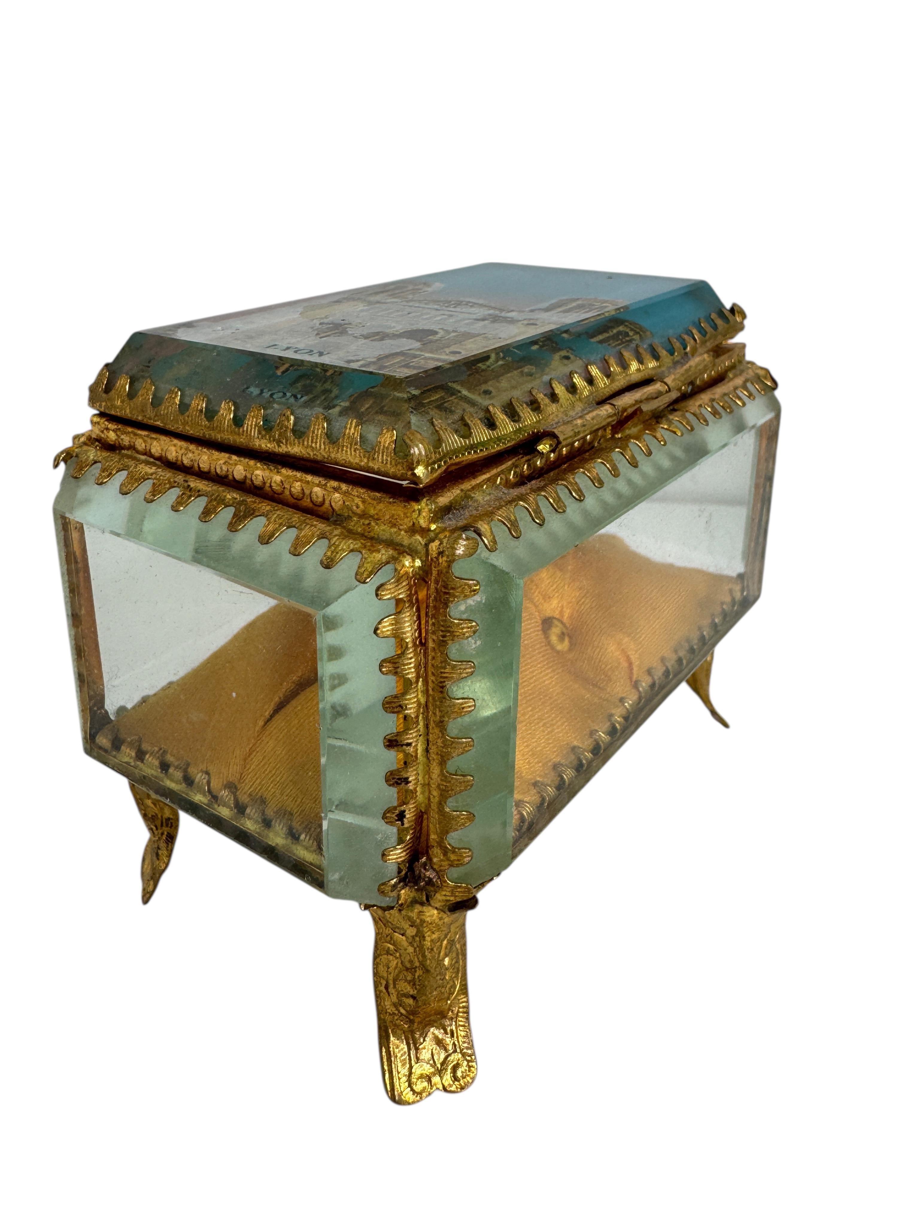 Boîte à bijoux Souvenirs en bronze doré et verre, Lyon France, vers 1900 Bon état - En vente à Nuernberg, DE