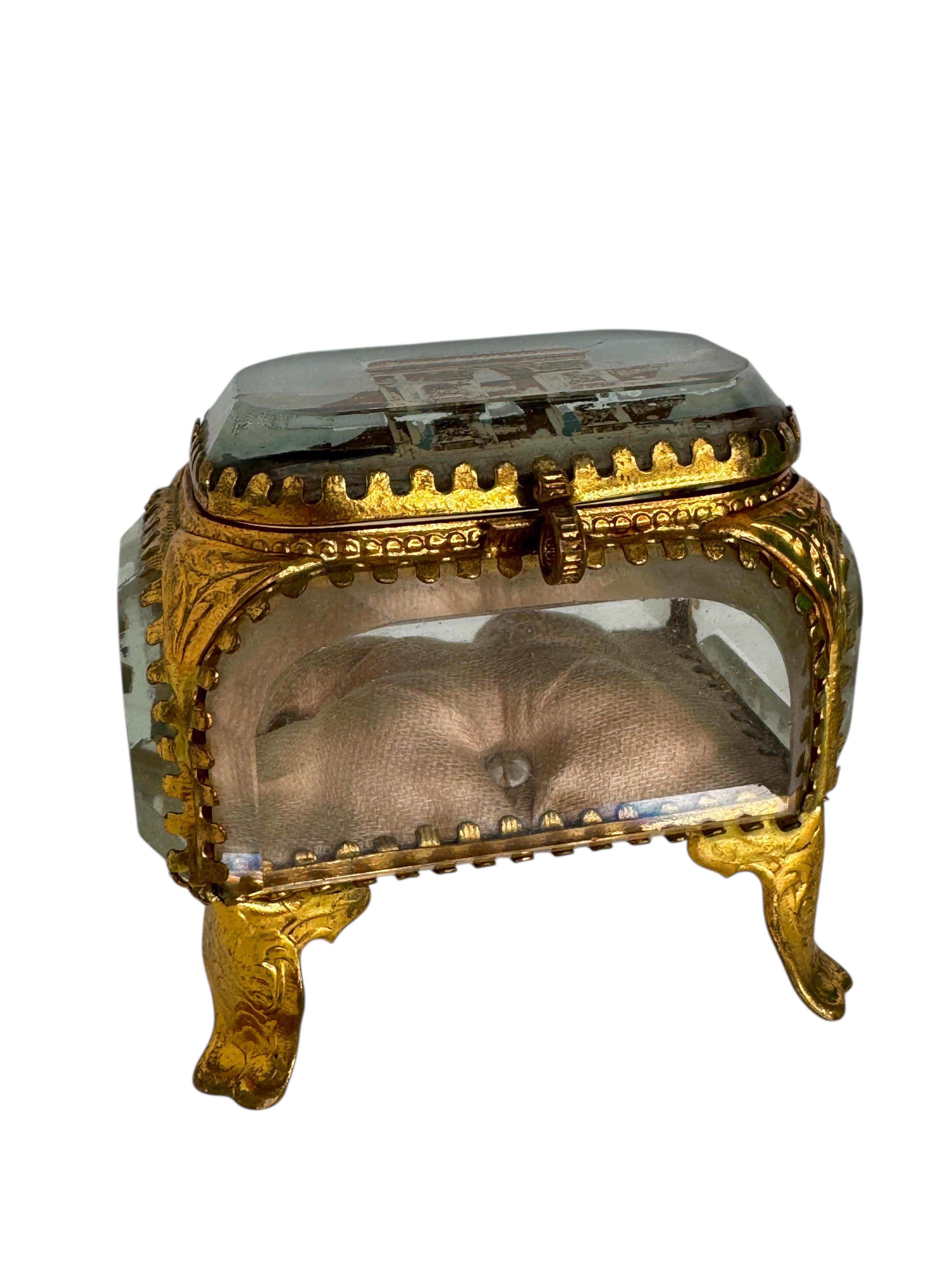 Belle Époque Ormolu and Glass Souvenir Trinket Jewelry Box, Paris Arc de Triomphe circa 1900s For Sale