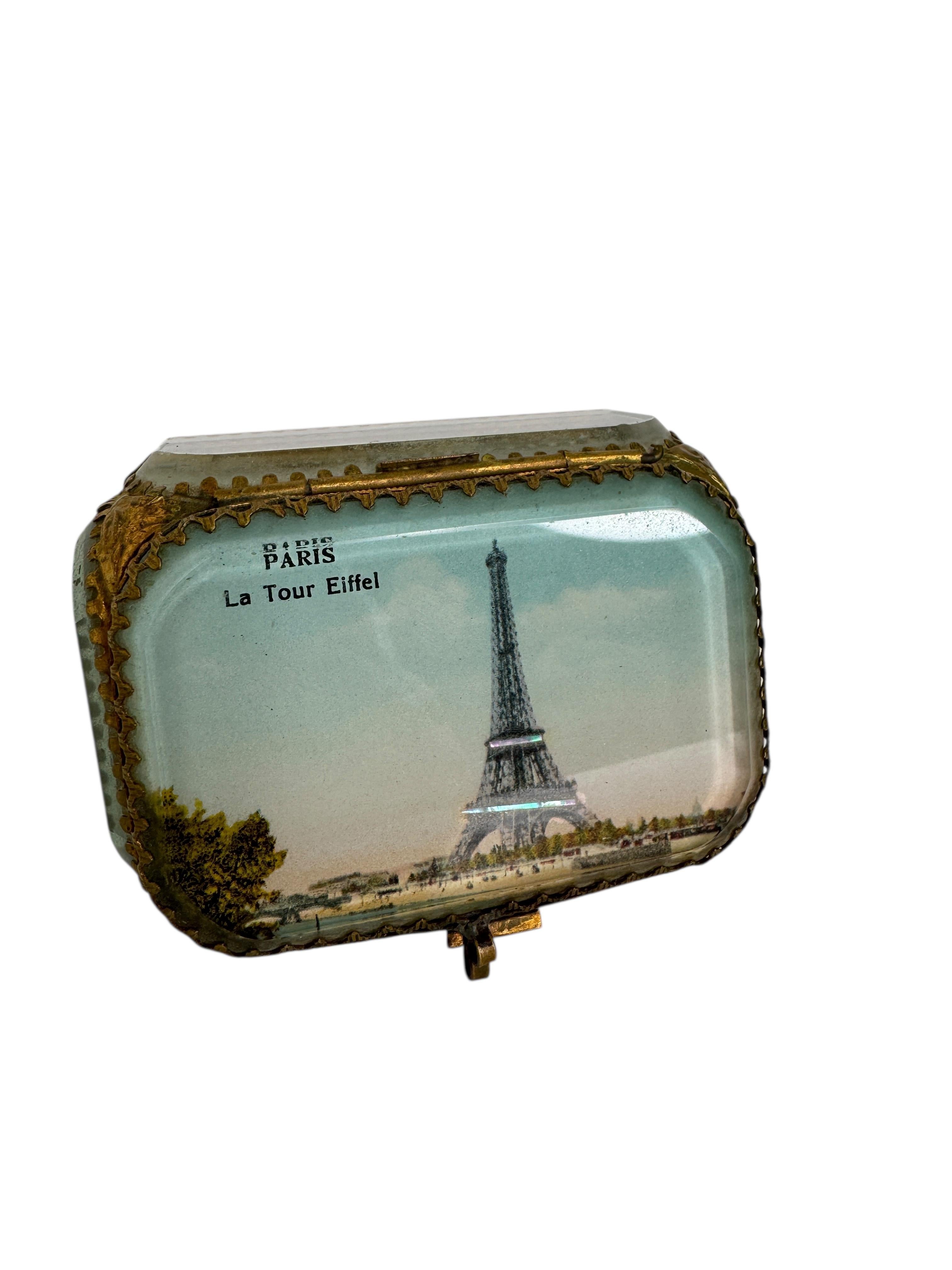 Ormolu and Glass Souvenir Trinket Jewelry Box, Paris la Tour Eiffel, circa 1900s For Sale 3