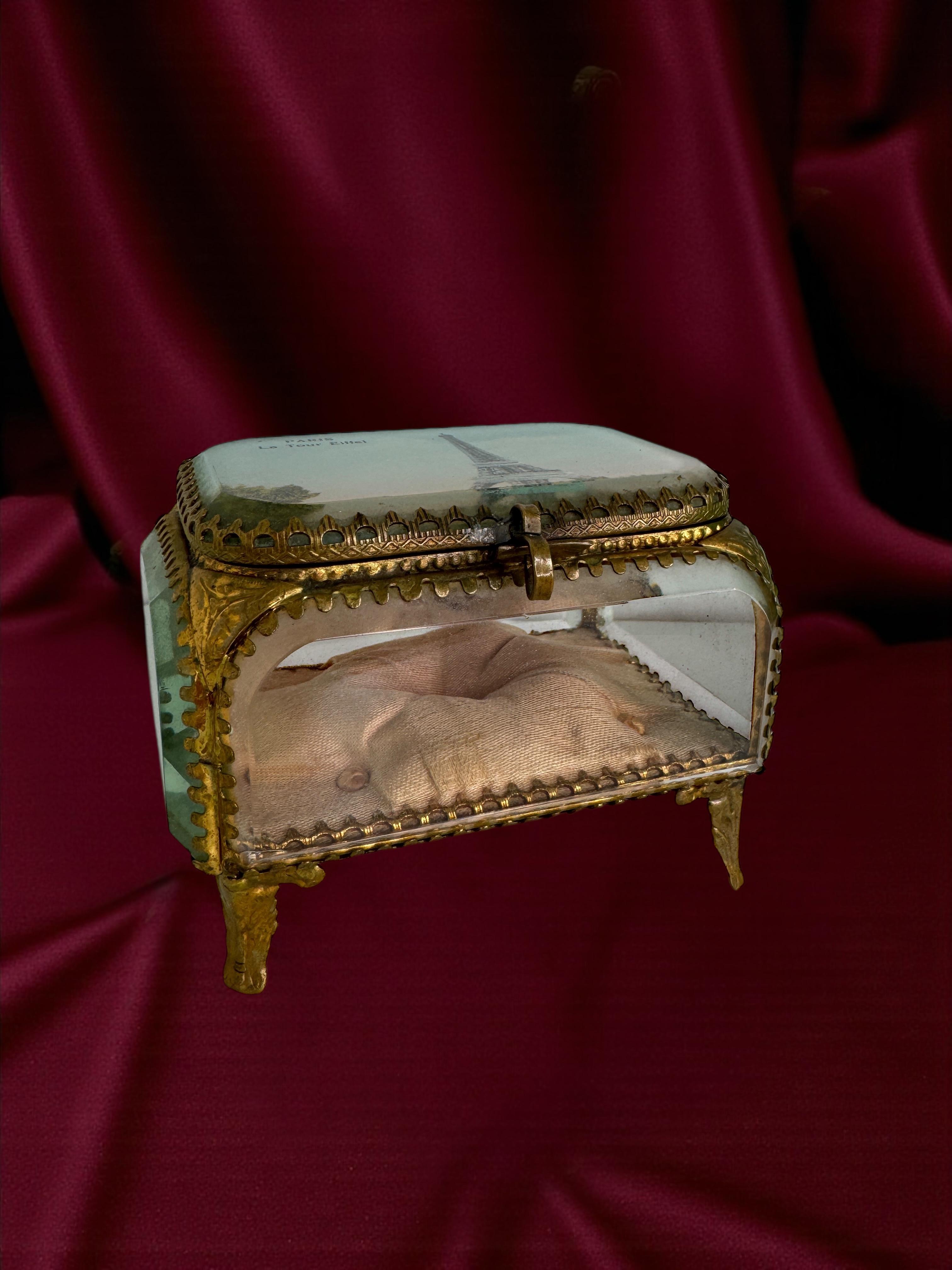Ormolu and Glass Souvenir Trinket Jewelry Box, Paris la Tour Eiffel, circa 1900s For Sale 4