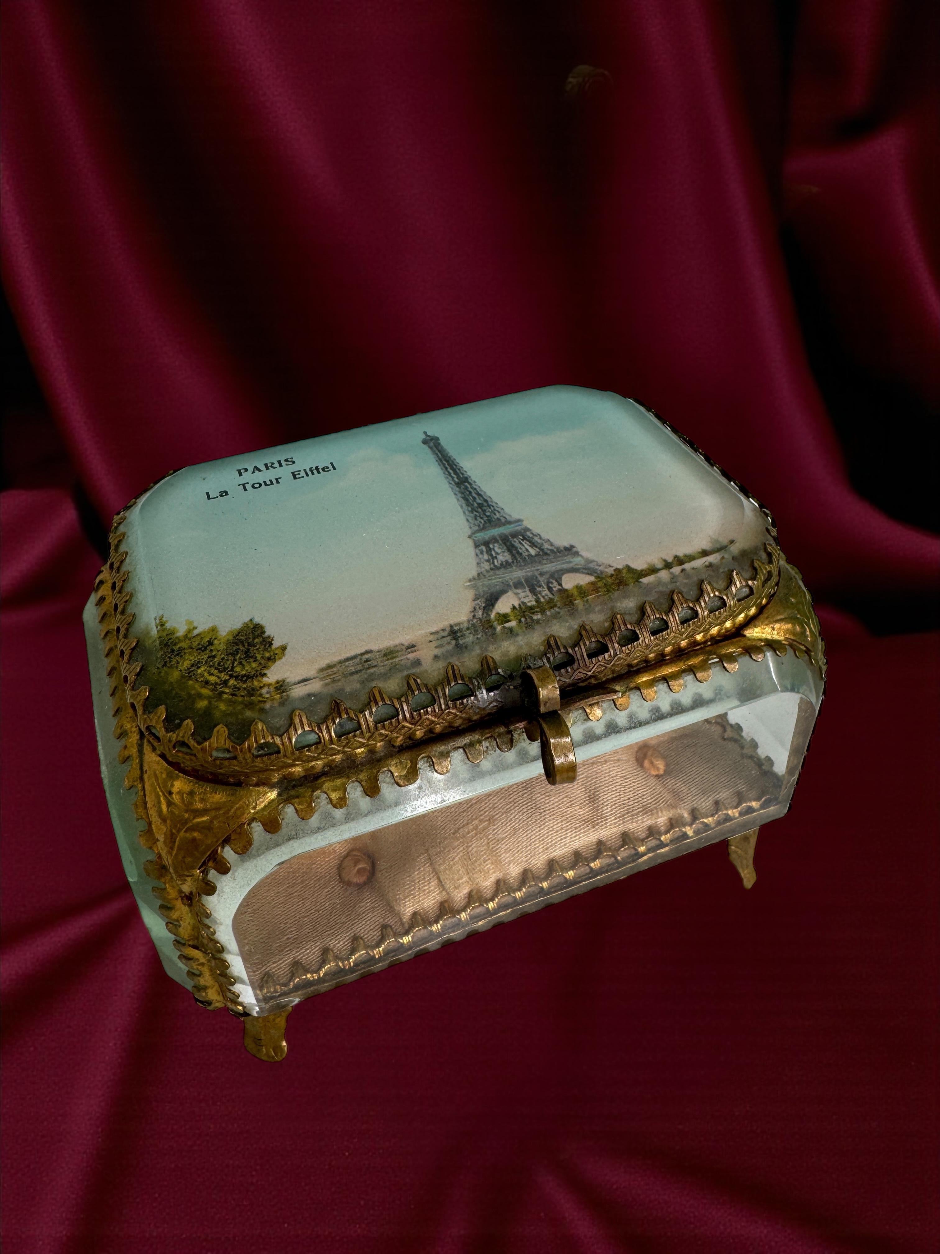 Ormolu and Glass Souvenir Trinket Jewelry Box, Paris la Tour Eiffel, circa 1900s For Sale 5