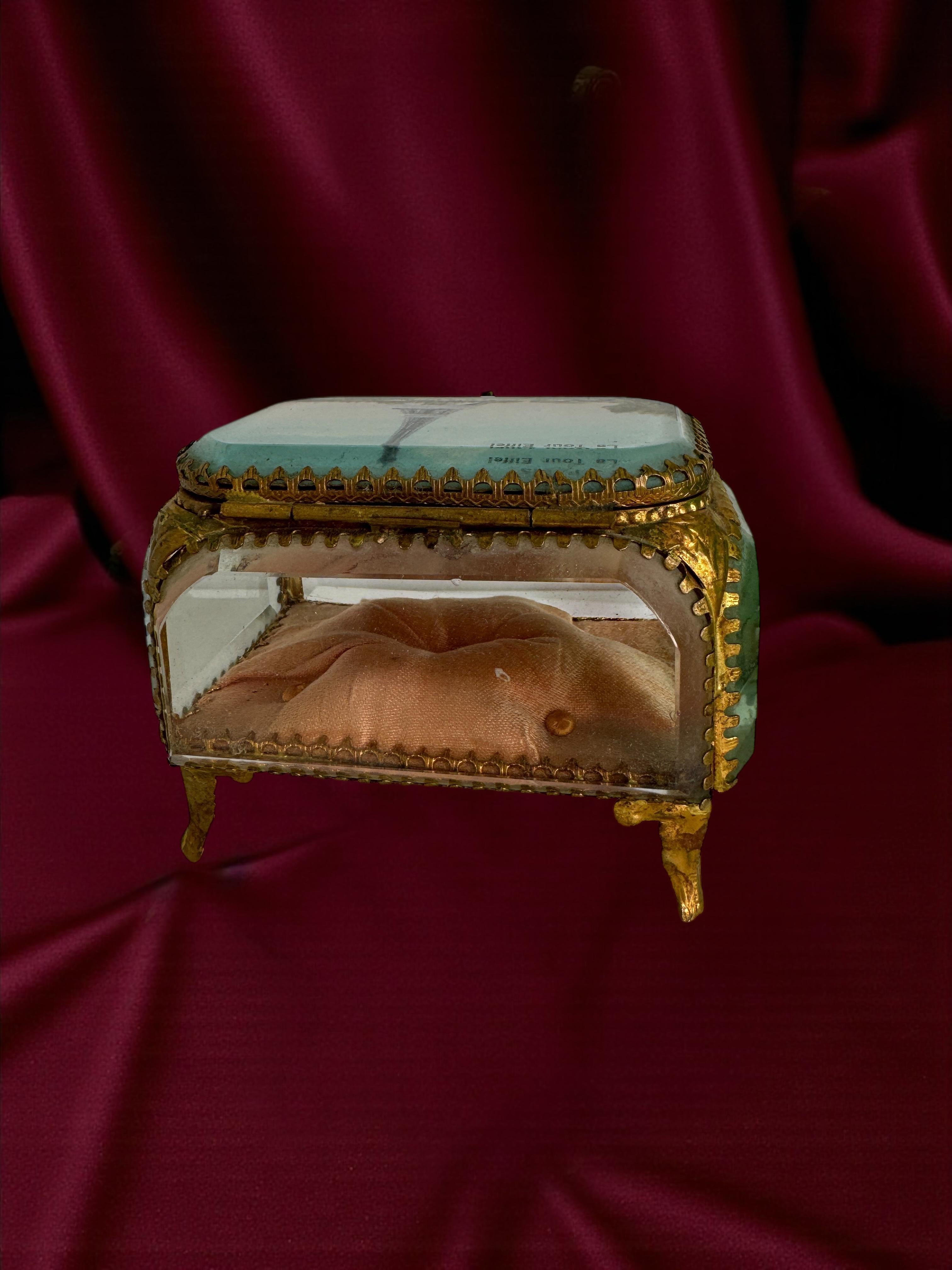 Ormolu and Glass Souvenir Trinket Jewelry Box, Paris la Tour Eiffel, circa 1900s For Sale 8