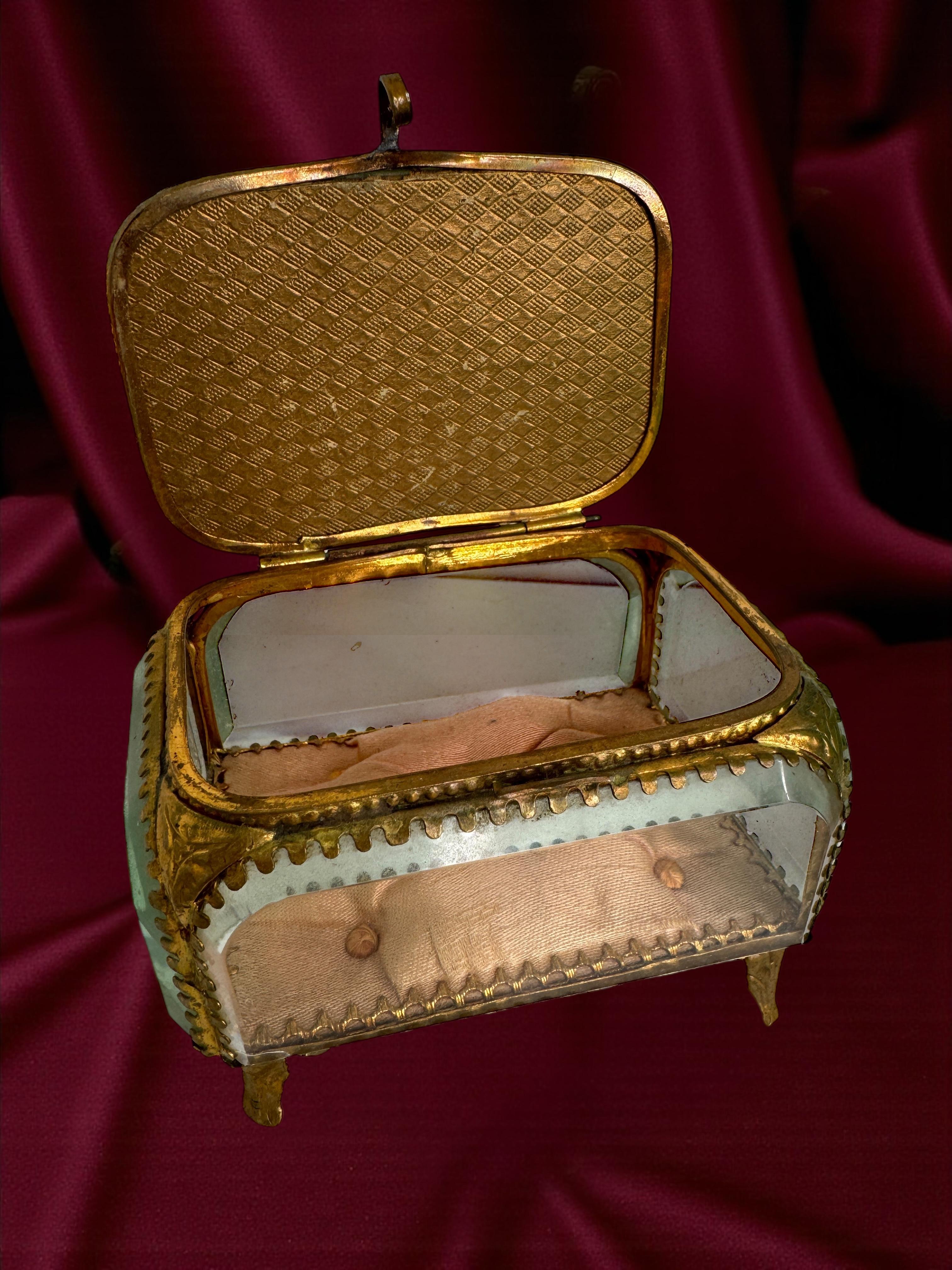 Ormolu and Glass Souvenir Trinket Jewelry Box, Paris la Tour Eiffel, circa 1900s For Sale 11