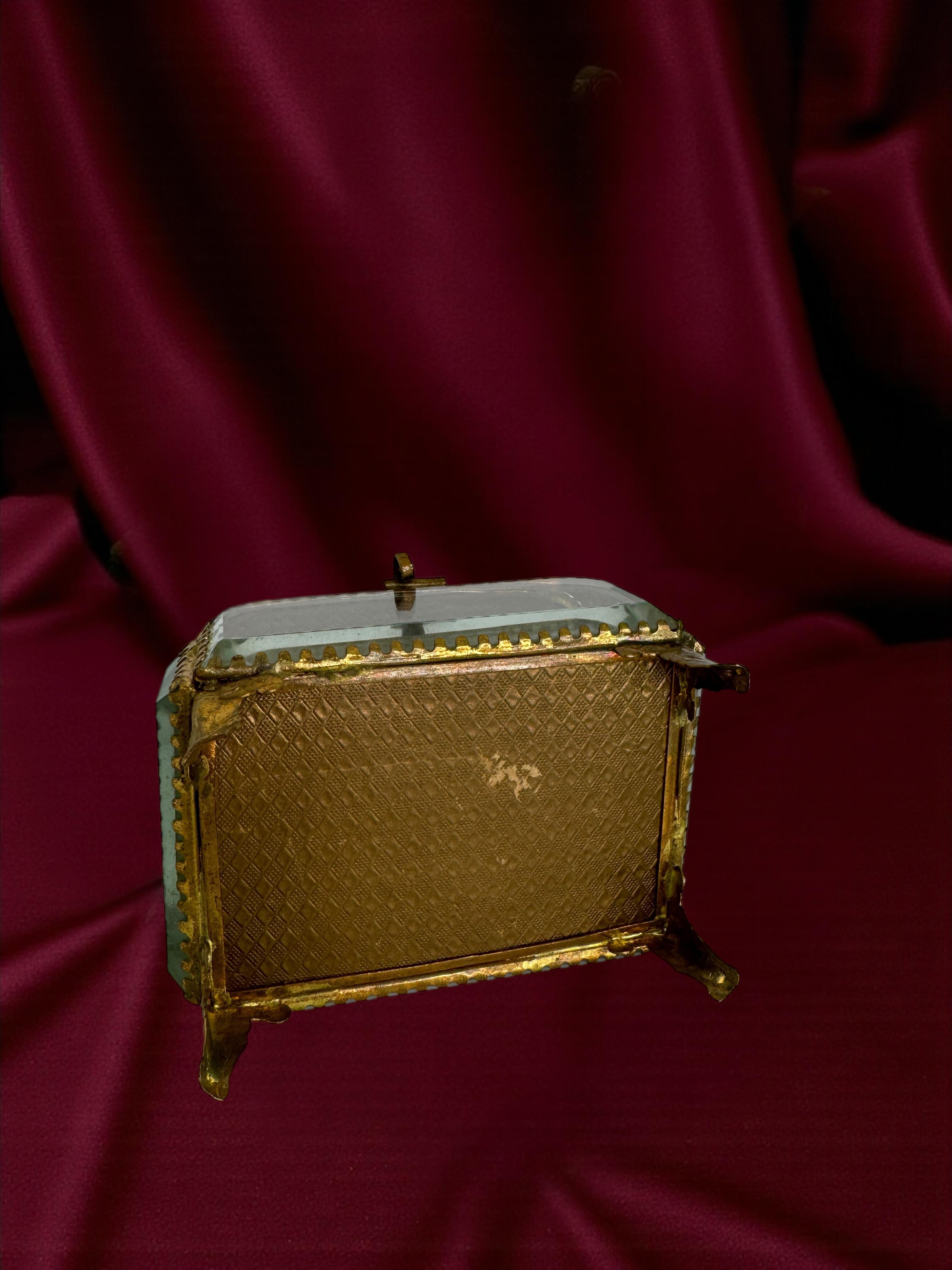 Ormolu and Glass Souvenir Trinket Jewelry Box, Paris la Tour Eiffel, circa 1900s For Sale 12