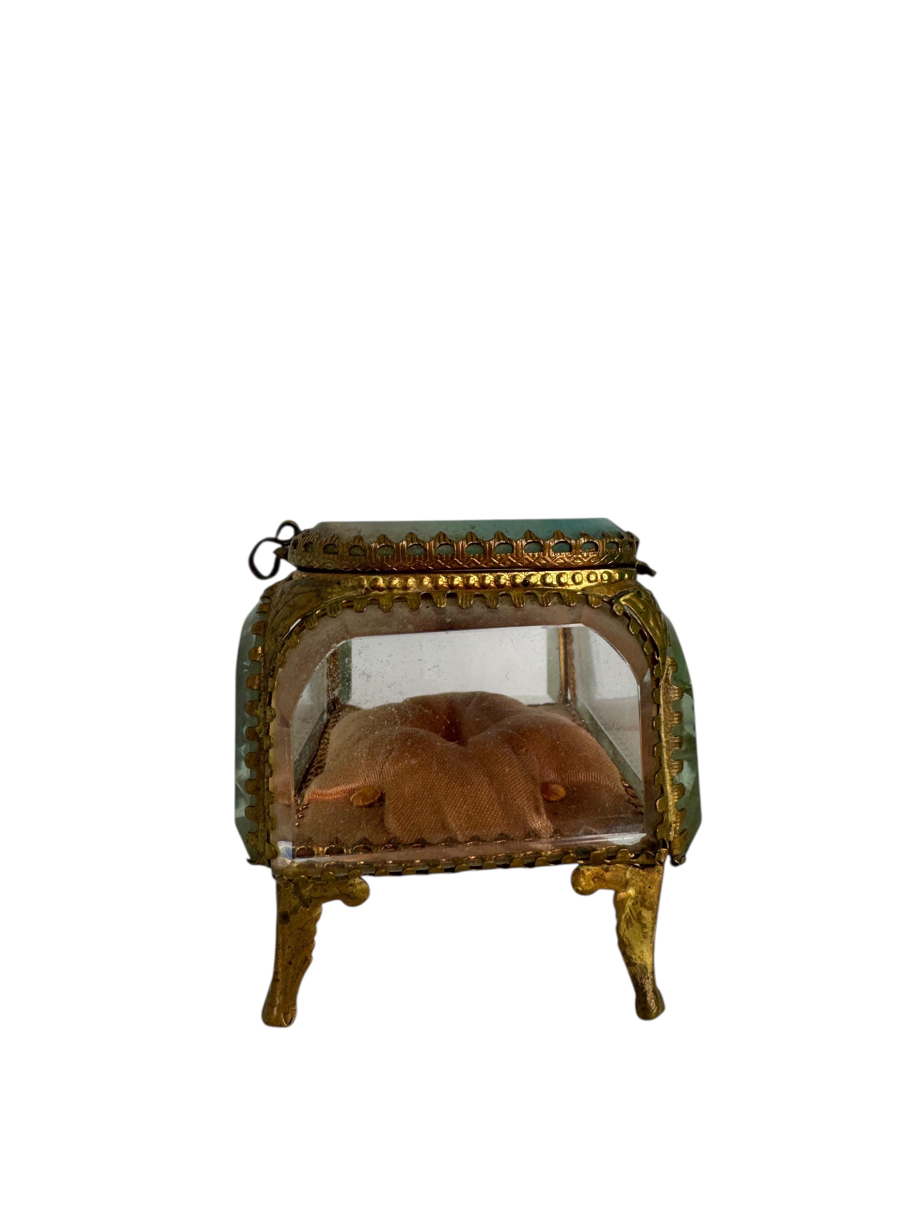 Crystal Ormolu and Glass Souvenir Trinket Jewelry Box, Paris la Tour Eiffel, circa 1900s For Sale